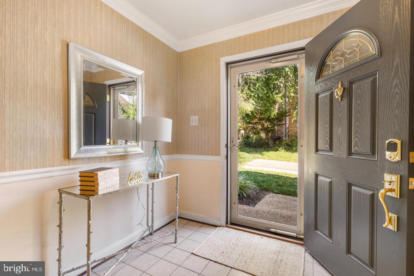 MERRY MEWS - Residential Lease