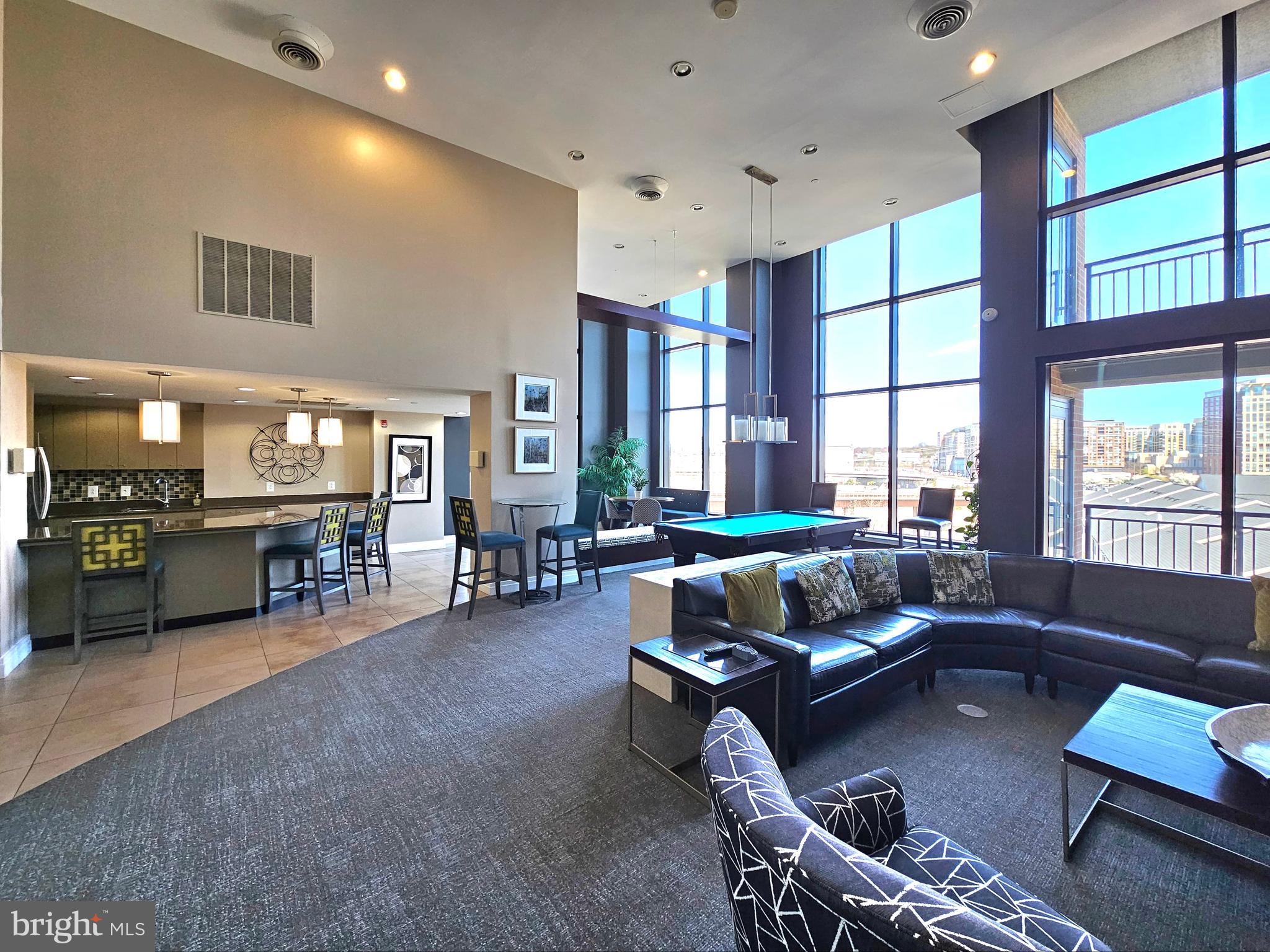 MIDTOWN ALEXANDRIA STATION CONDOMINIUM - Residential Lease