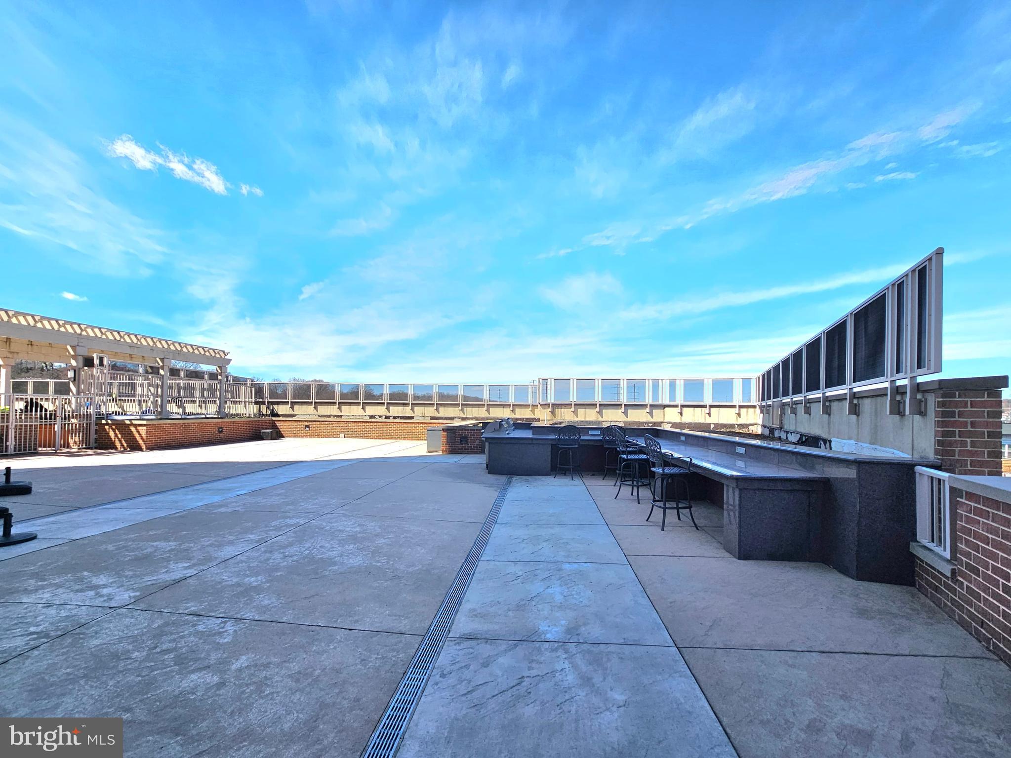 MIDTOWN ALEXANDRIA STATION CONDOMINIUM - Residential Lease