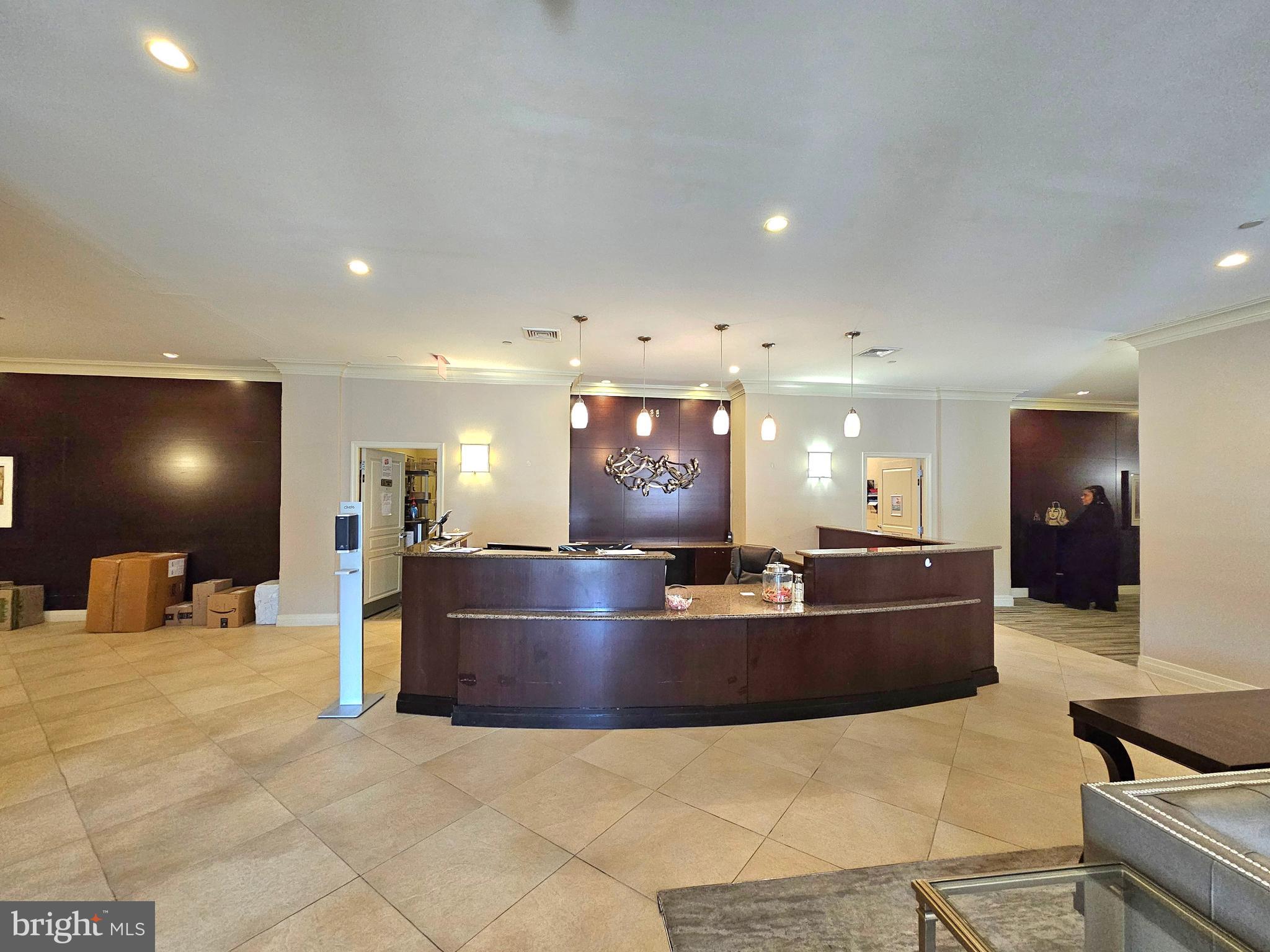 MIDTOWN ALEXANDRIA STATION CONDOMINIUM - Residential Lease