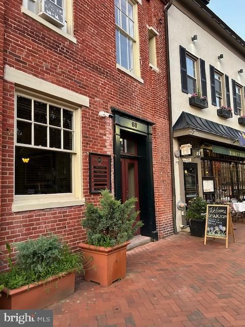 Photo of 68 State Cir, ANNAPOLIS, MD 21401 (MLS # MDAA2131368)