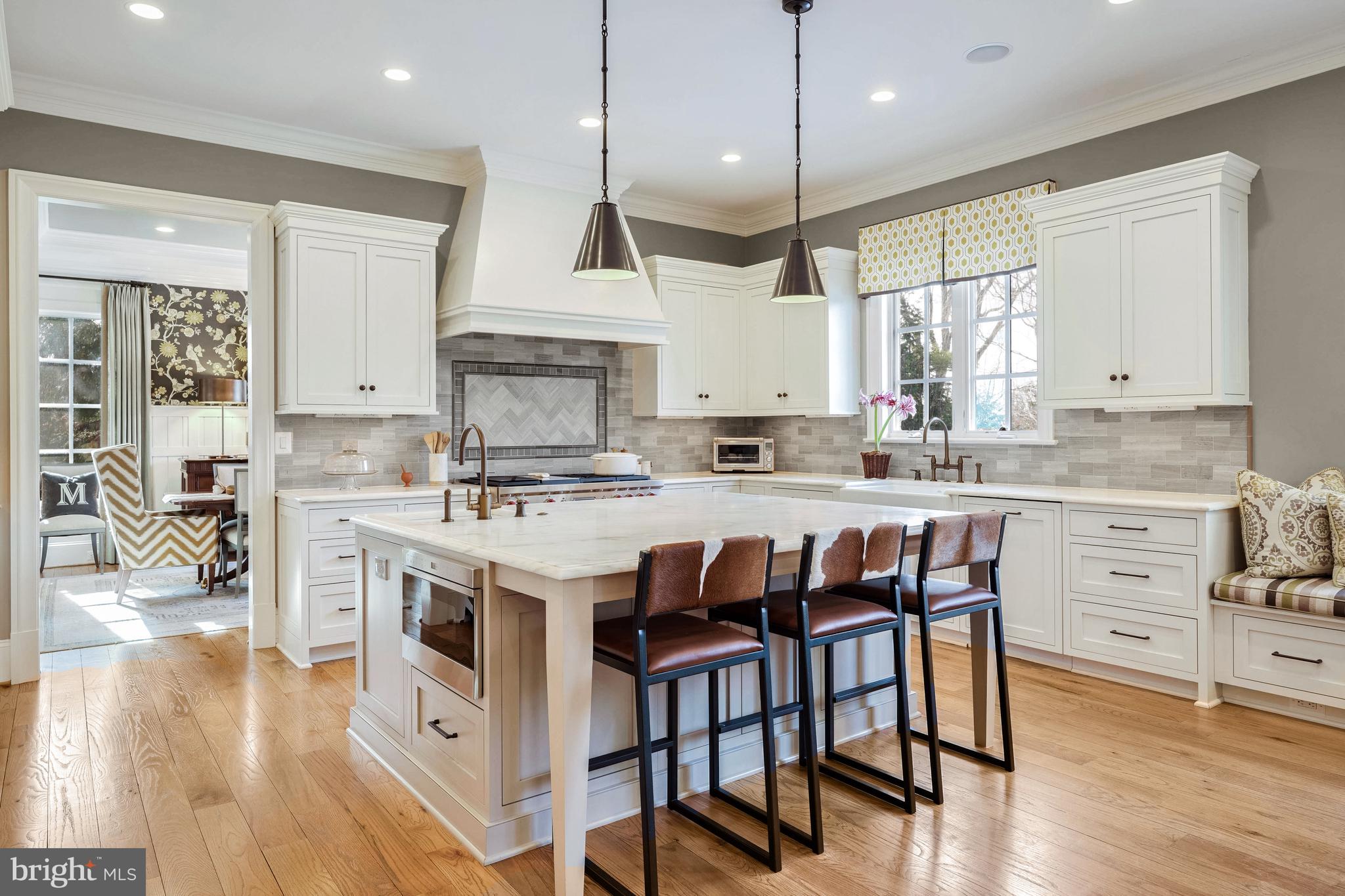 CLEARVIEW MANOR - Residential