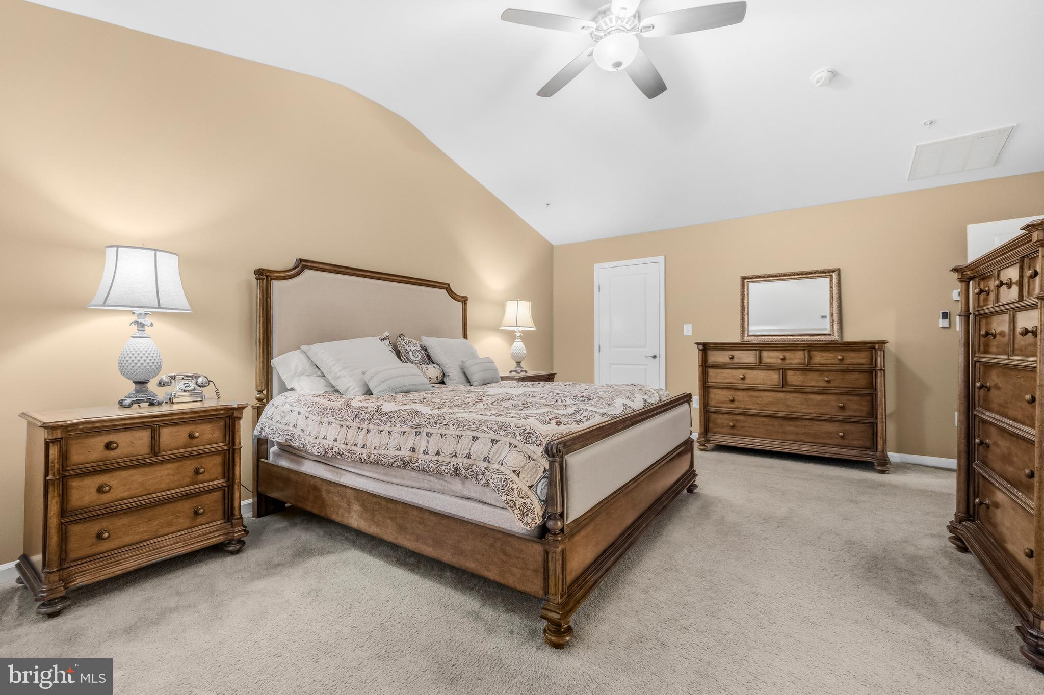 WASHINGTON OVERLOOK - Residential