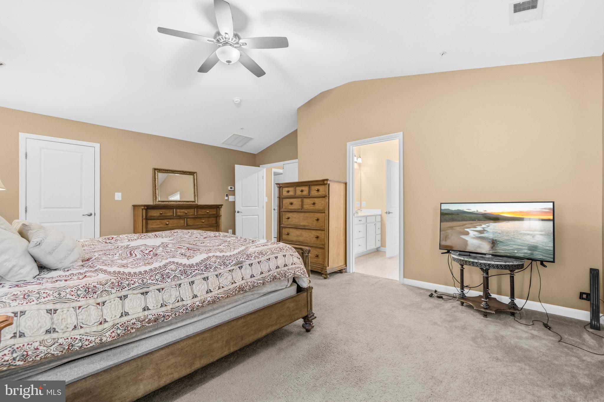 WASHINGTON OVERLOOK - Residential