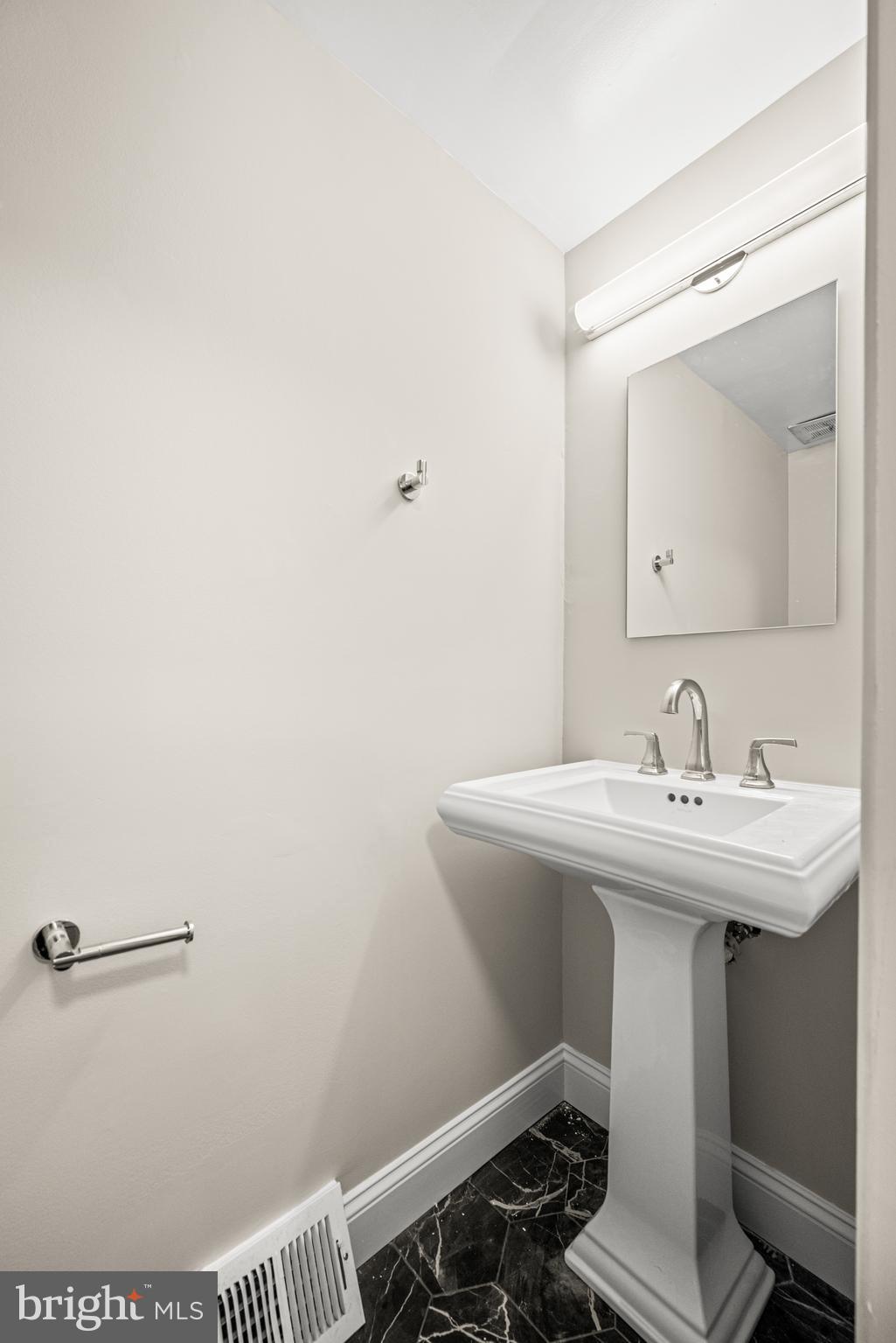 15 LLANFAIR ROAD UNIT D