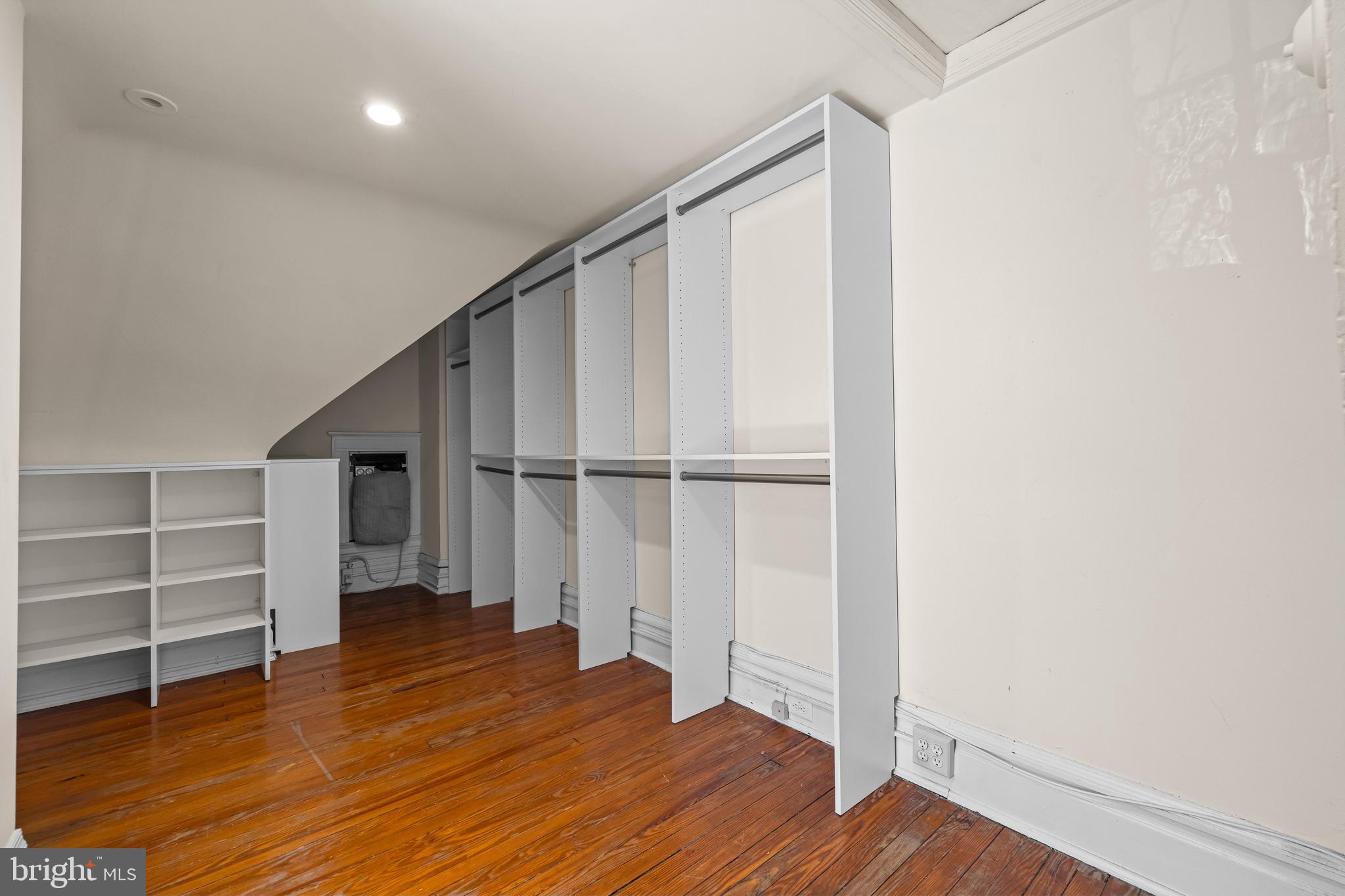 ROLAND PARK - Residential