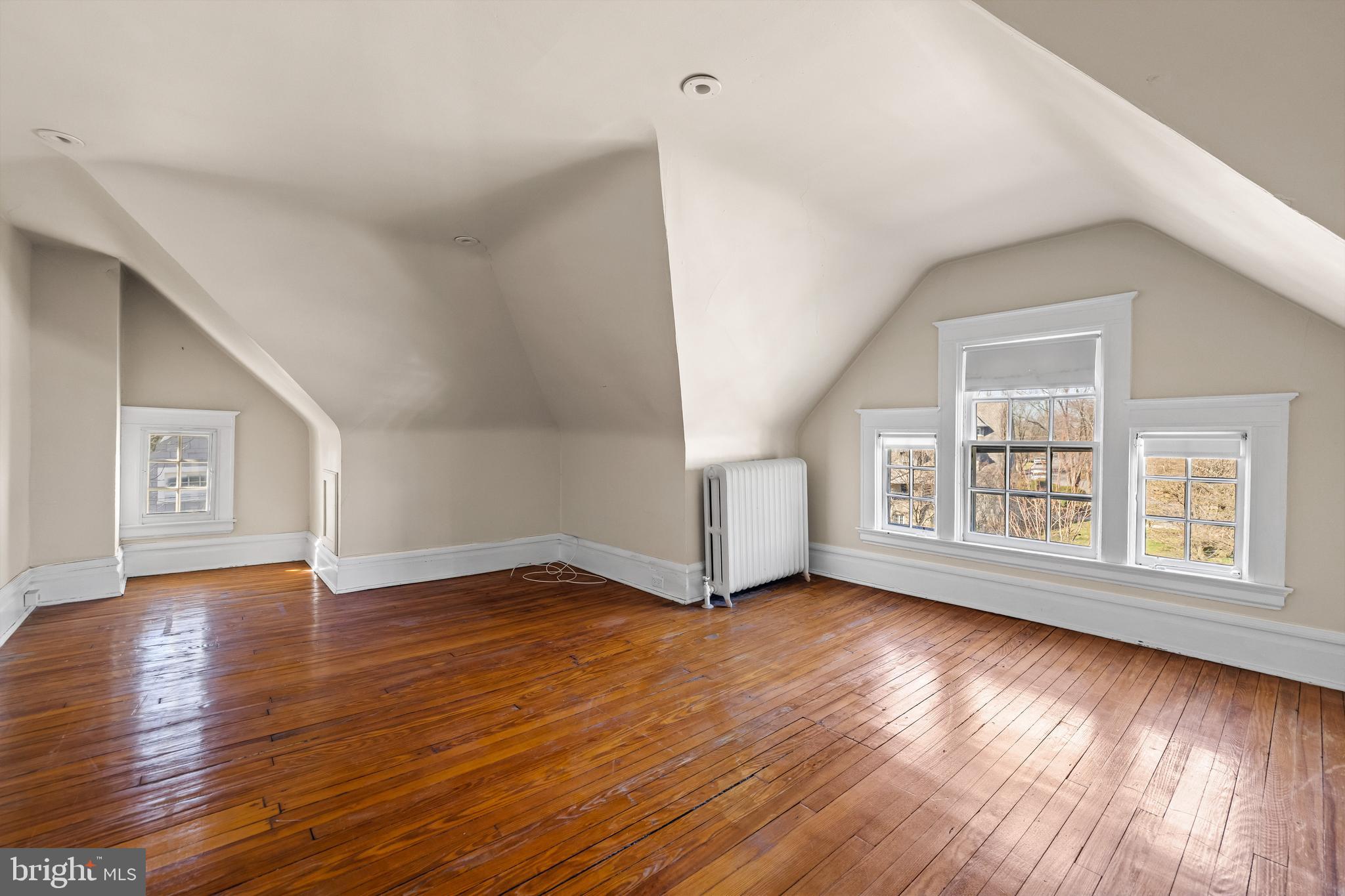 ROLAND PARK - Residential