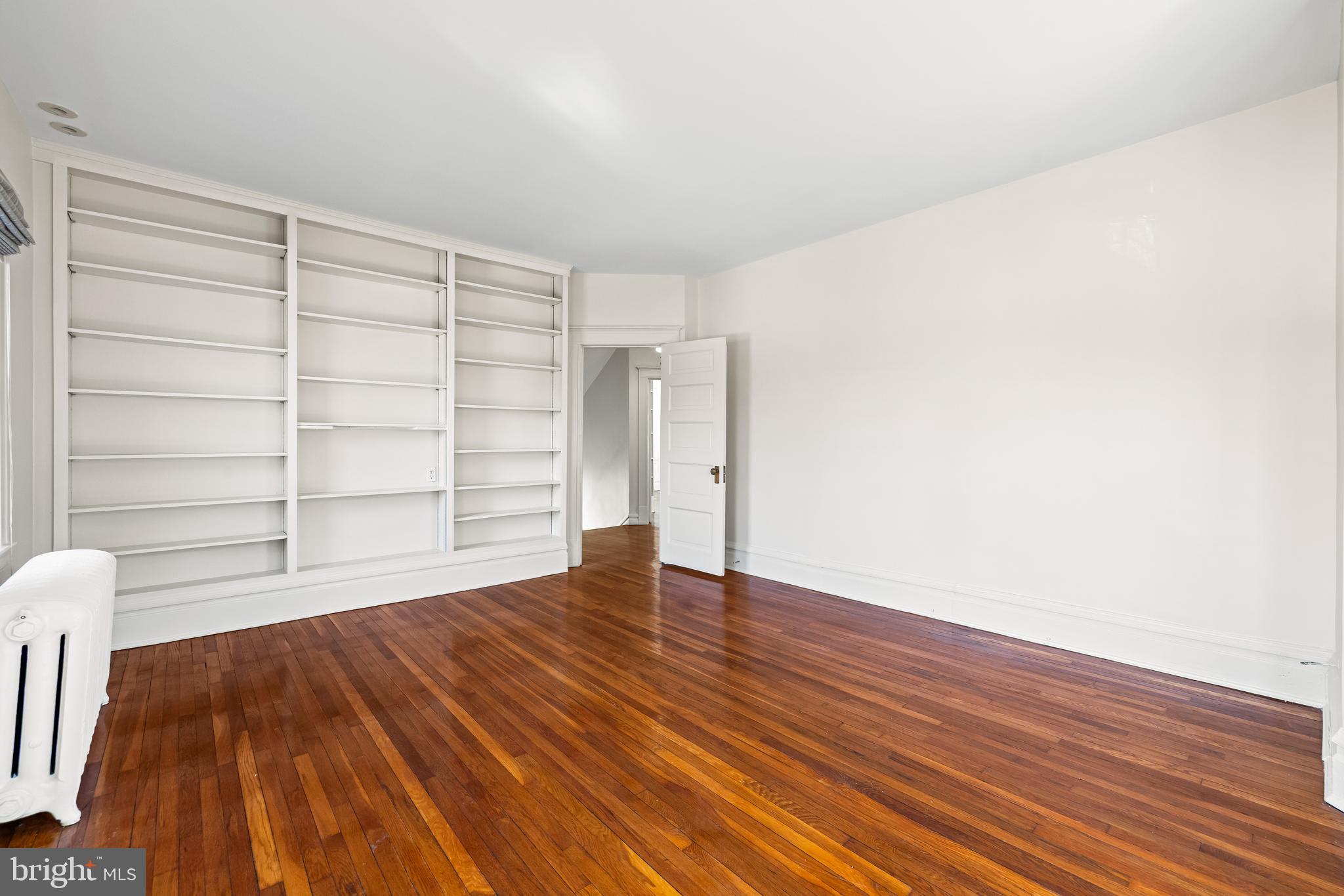 ROLAND PARK - Residential