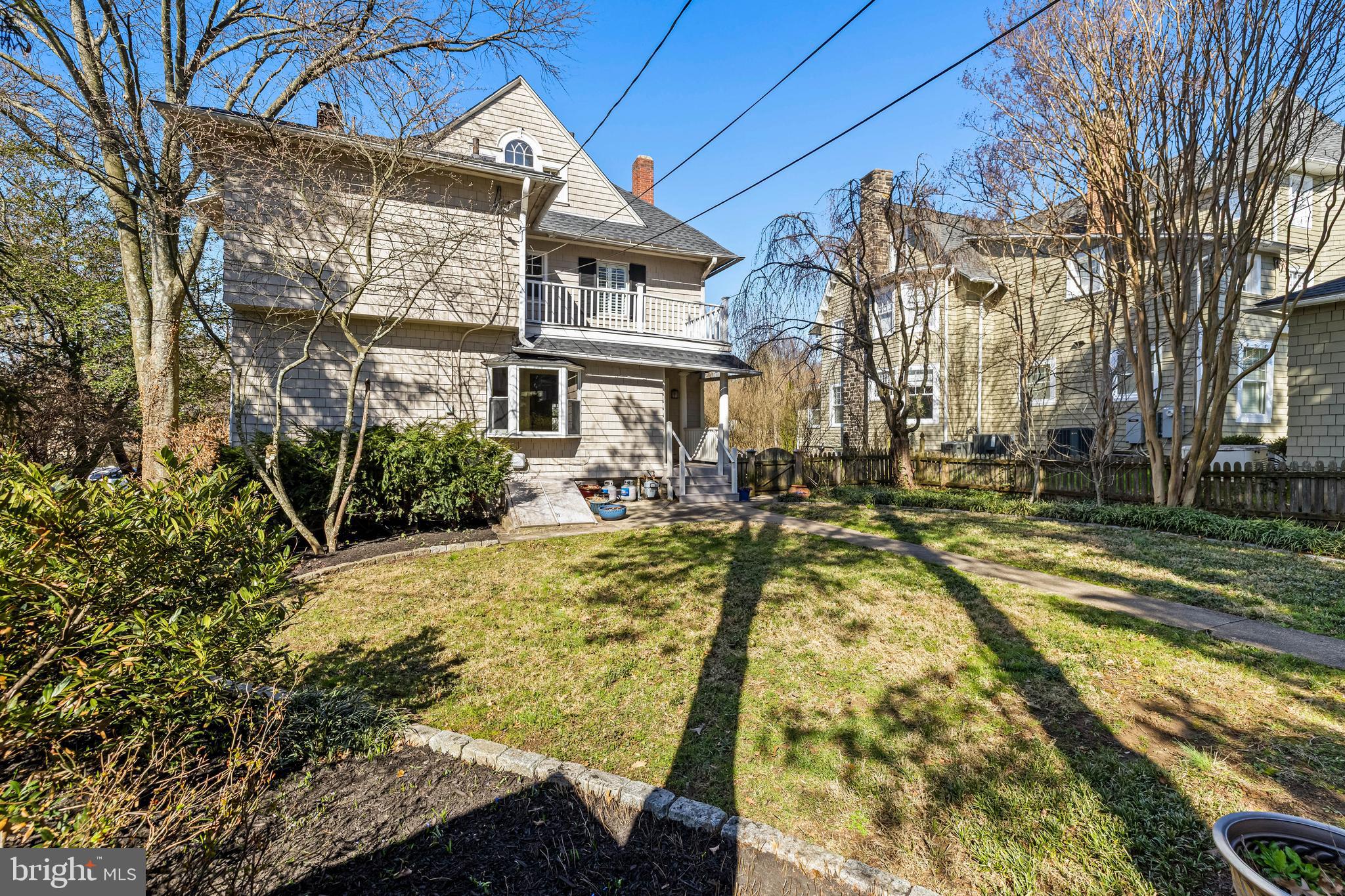 ROLAND PARK - Residential