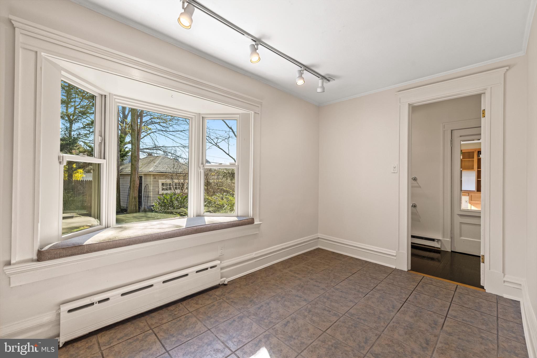 ROLAND PARK - Residential