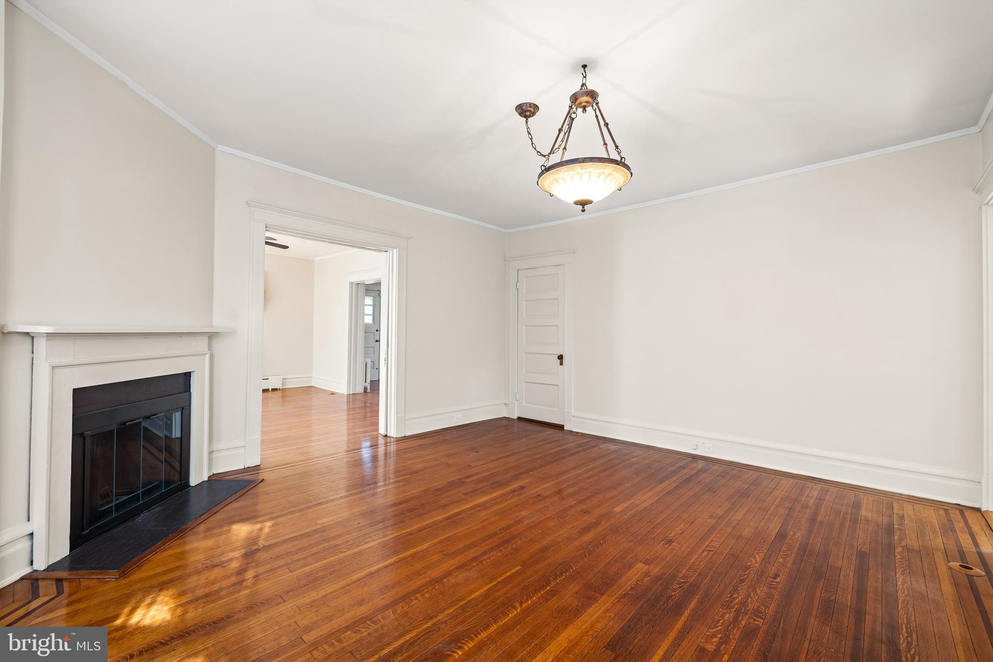 ROLAND PARK - Residential