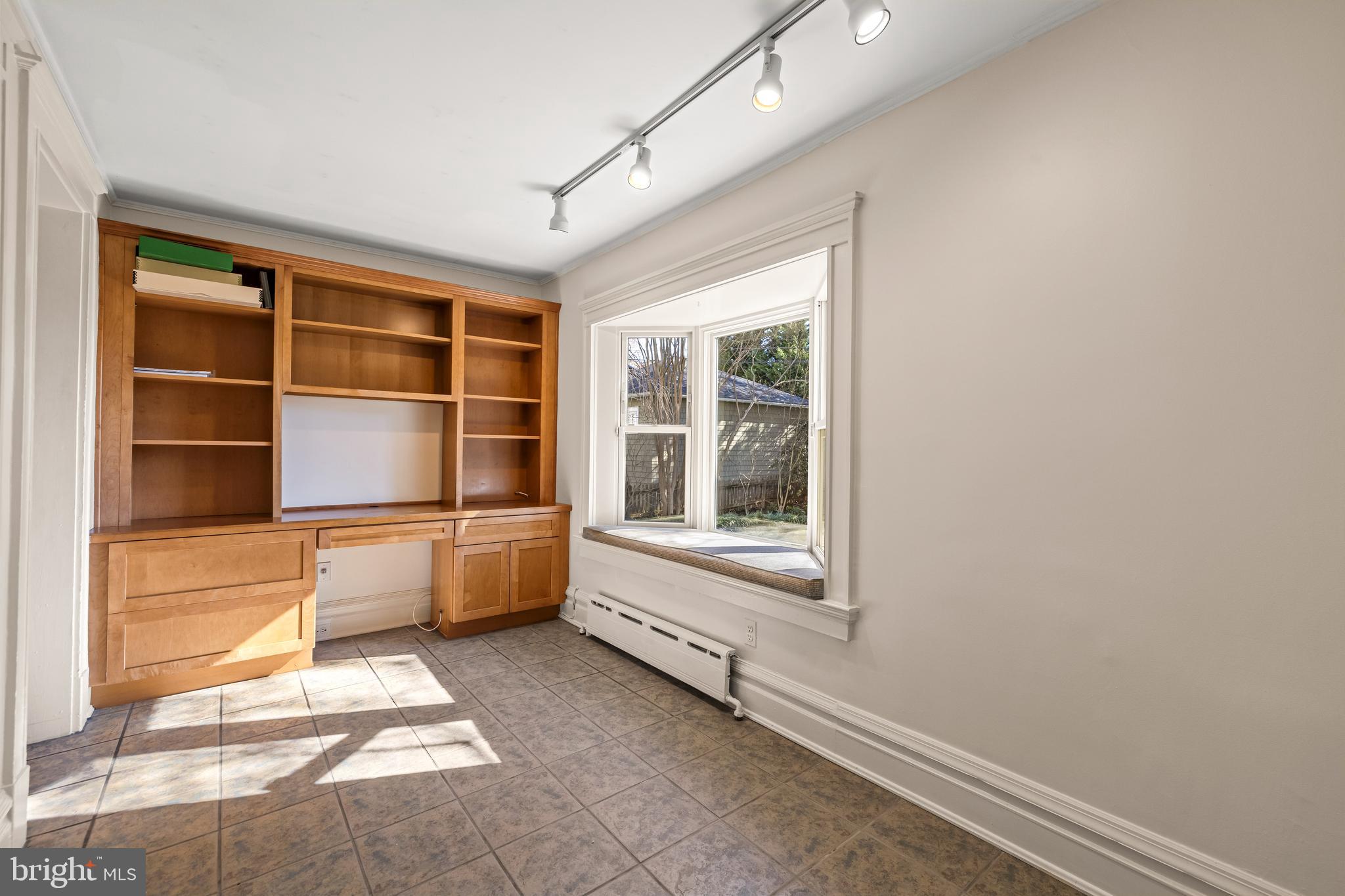 ROLAND PARK - Residential