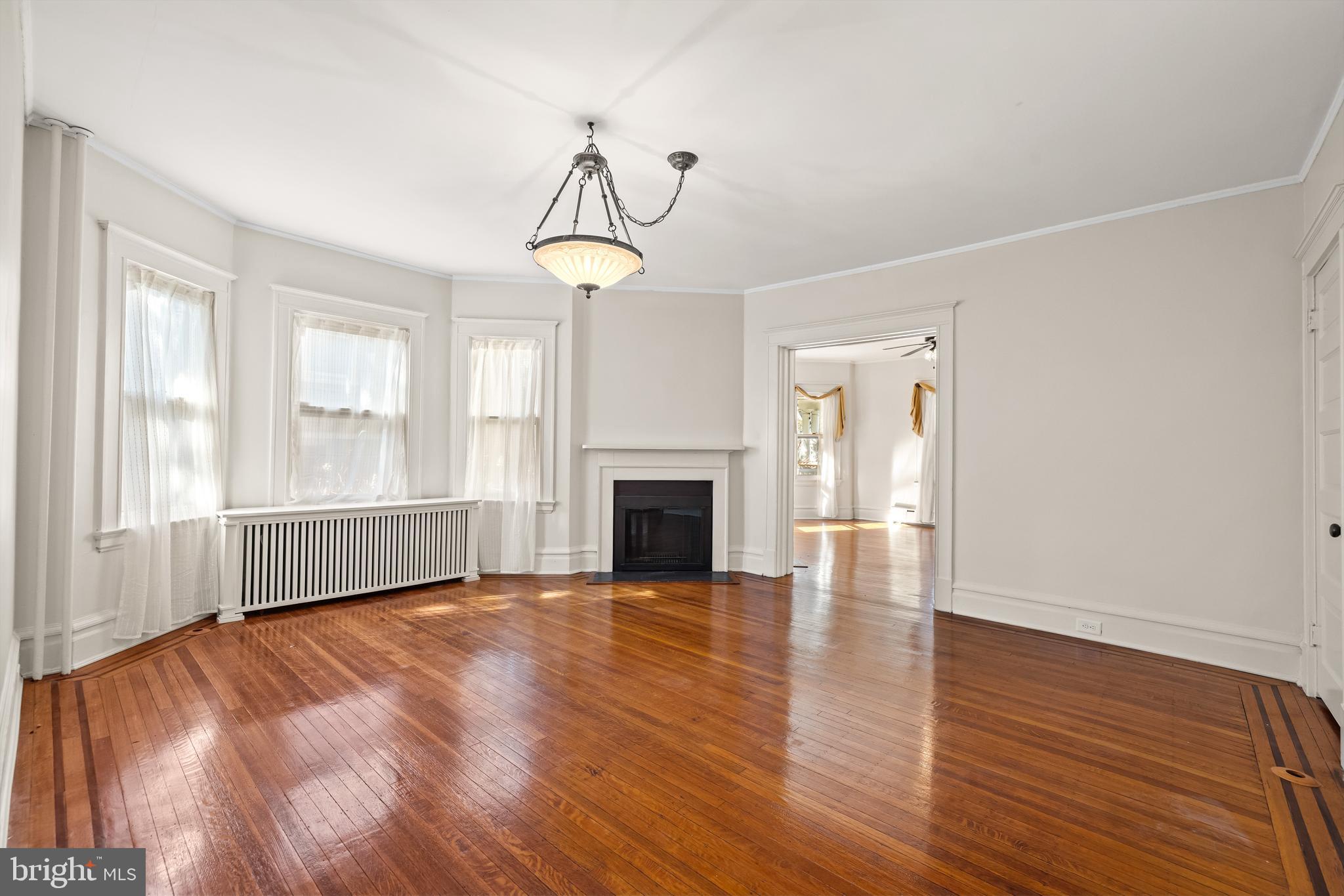 ROLAND PARK - Residential