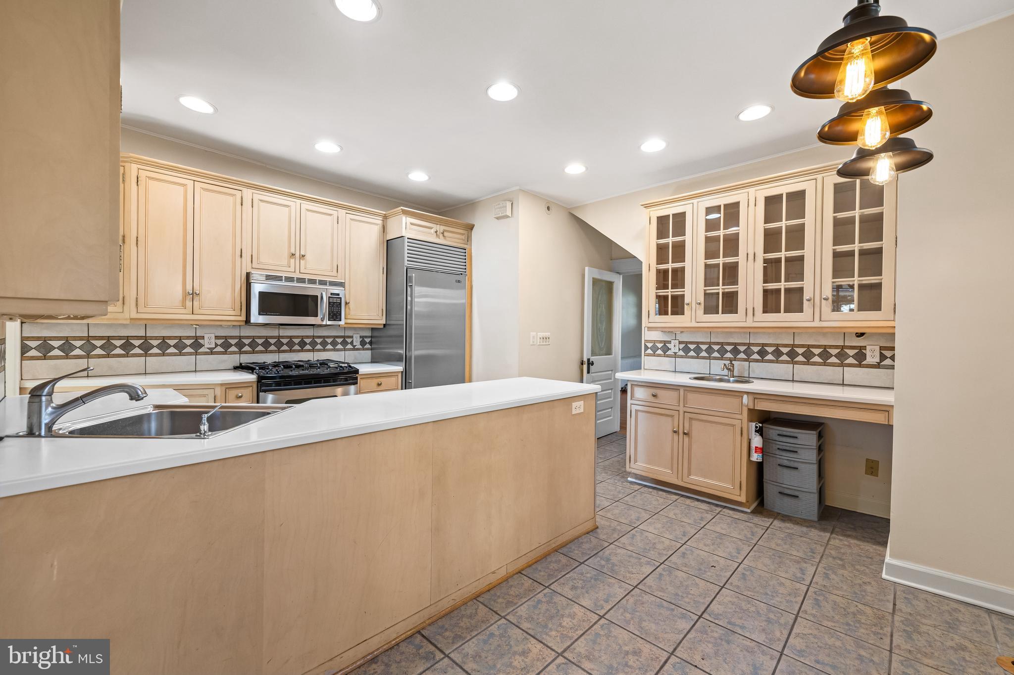 ROLAND PARK - Residential