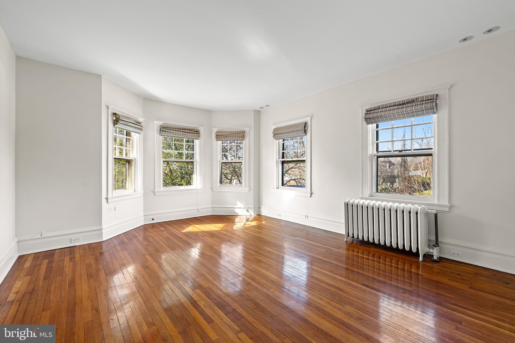 ROLAND PARK - Residential