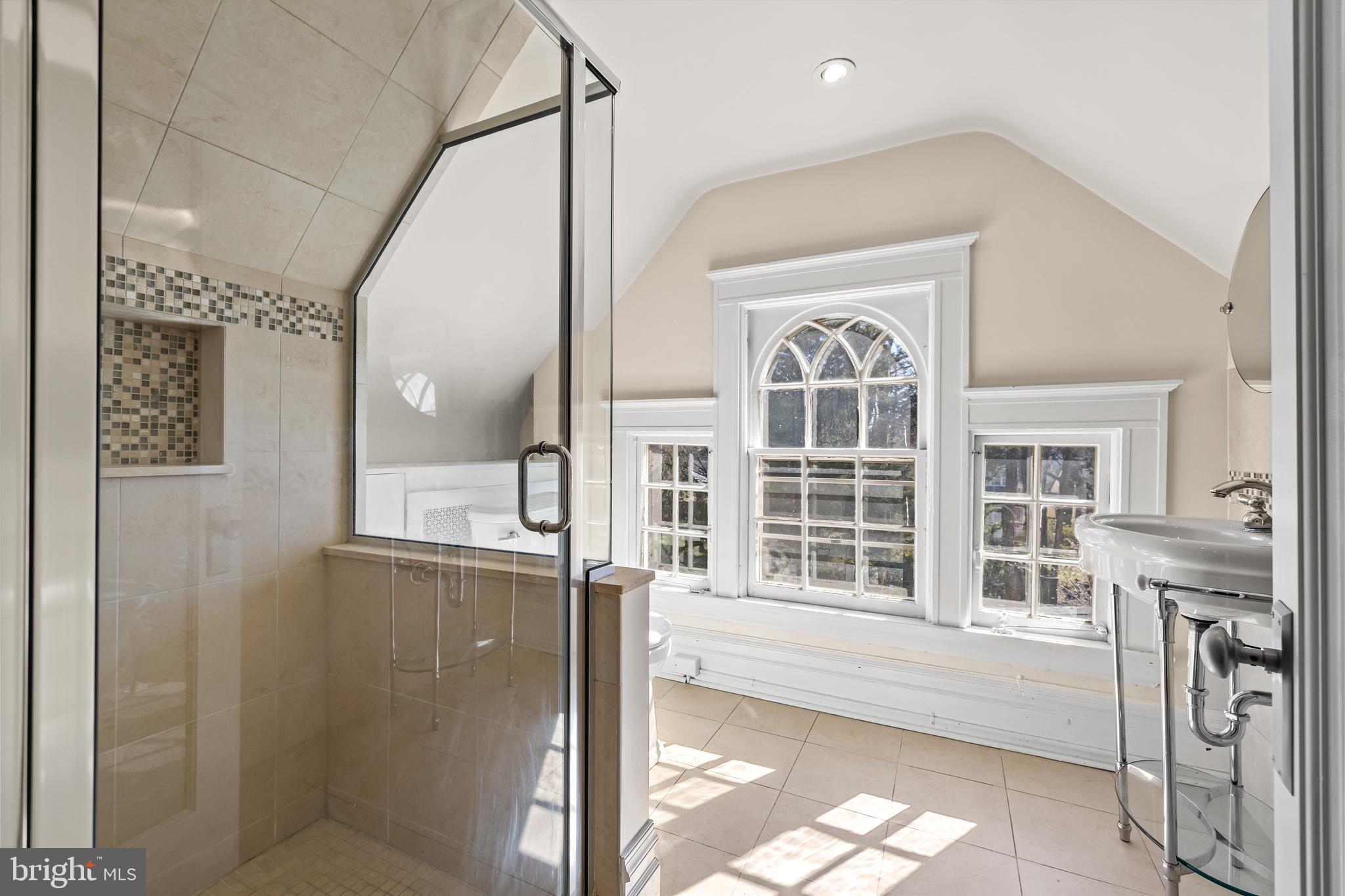 ROLAND PARK - Residential