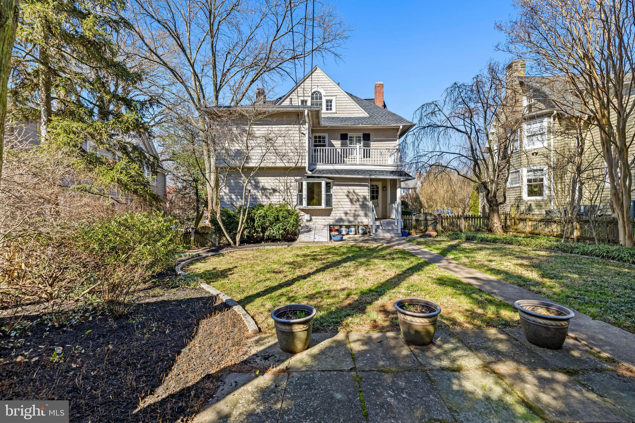 ROLAND PARK - Residential