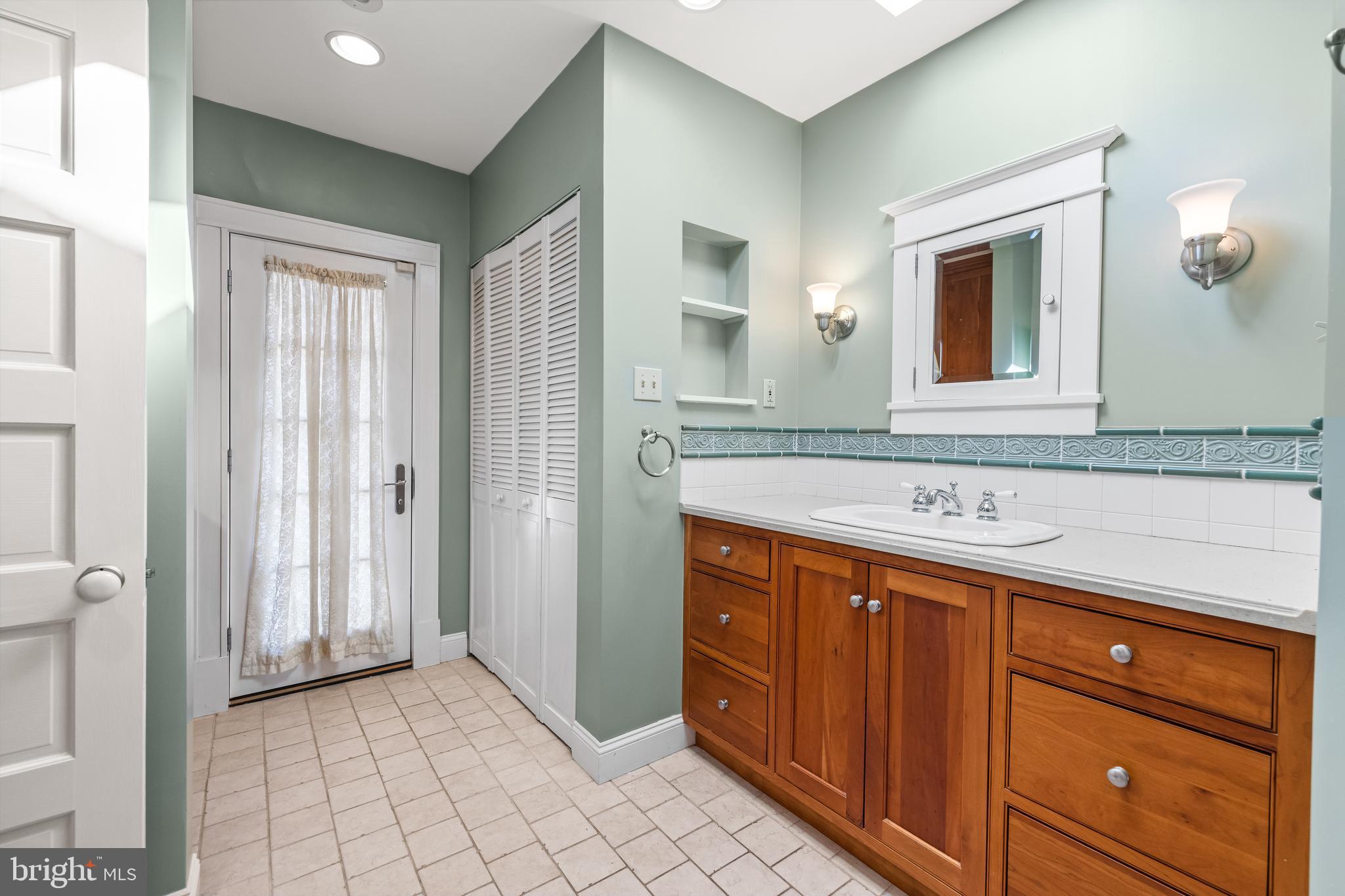 ROLAND PARK - Residential