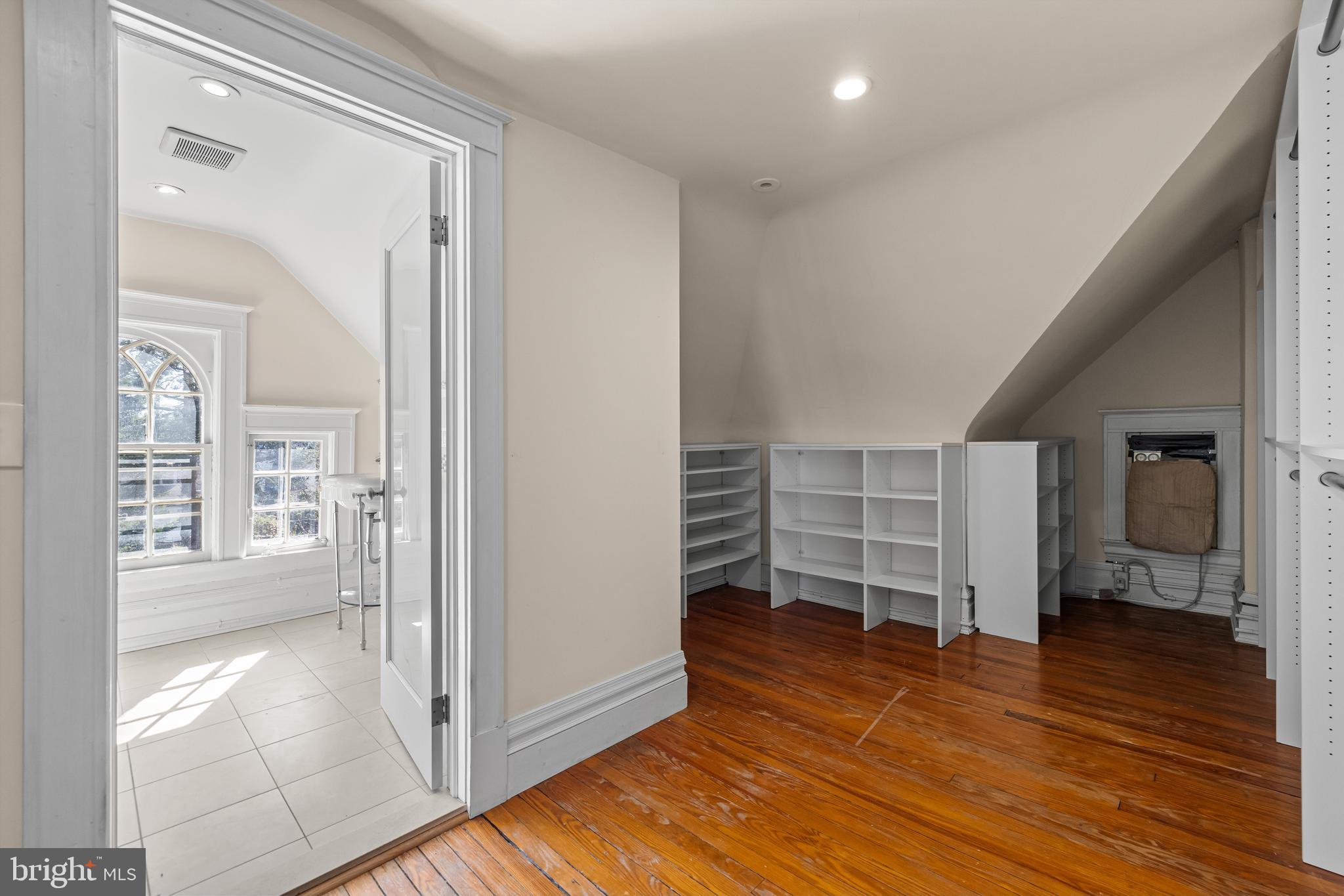 ROLAND PARK - Residential