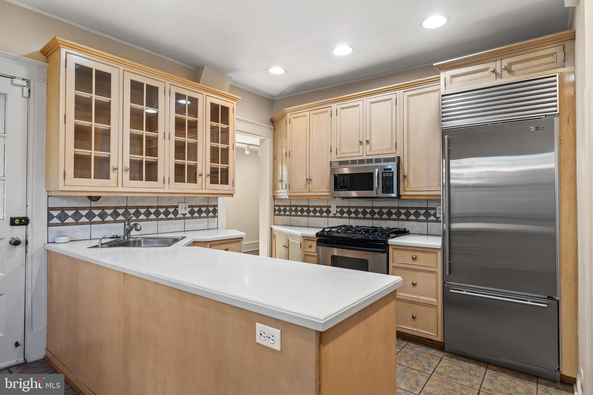 ROLAND PARK - Residential