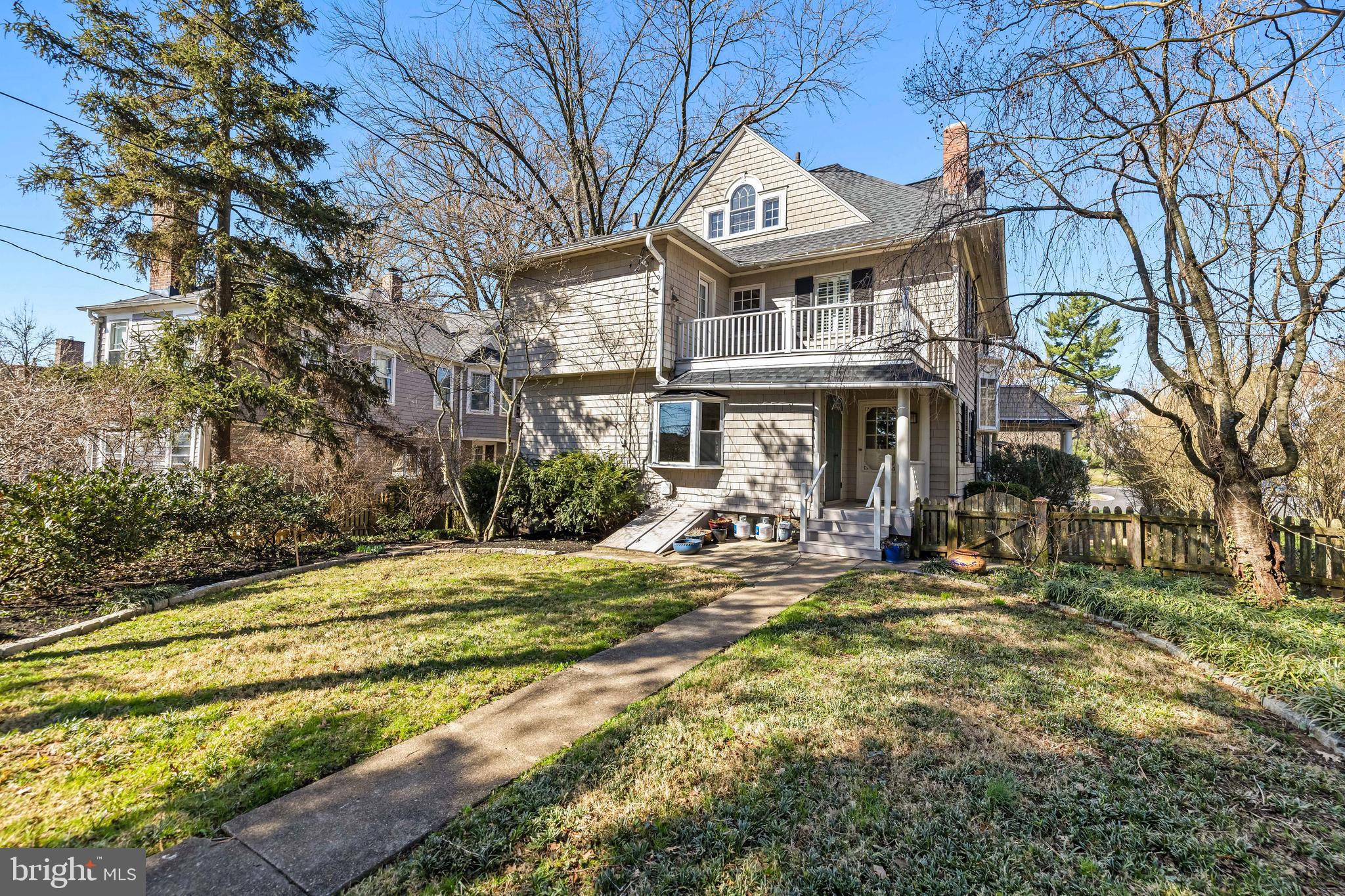 ROLAND PARK - Residential