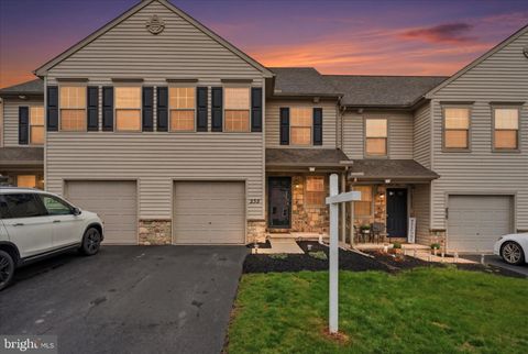 235 CEDAR RUN DRIVE YORK PA 17404