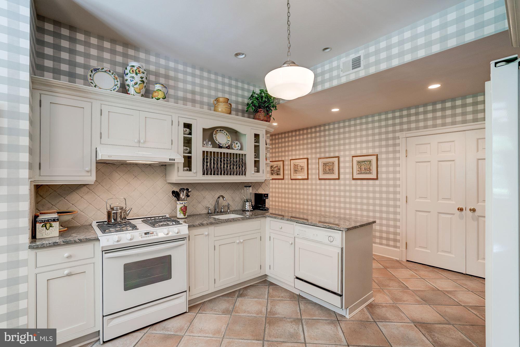 DEERFIELD POND - Residential