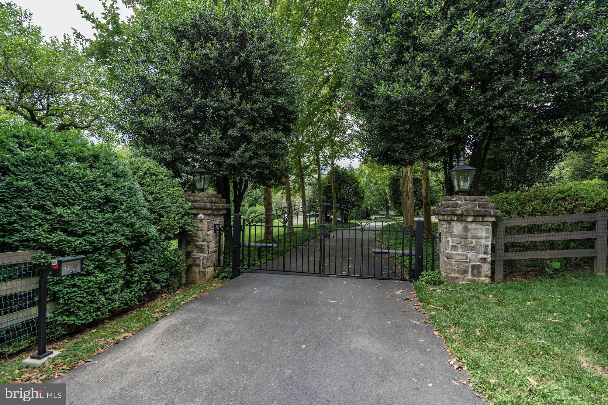DEERFIELD POND - Residential