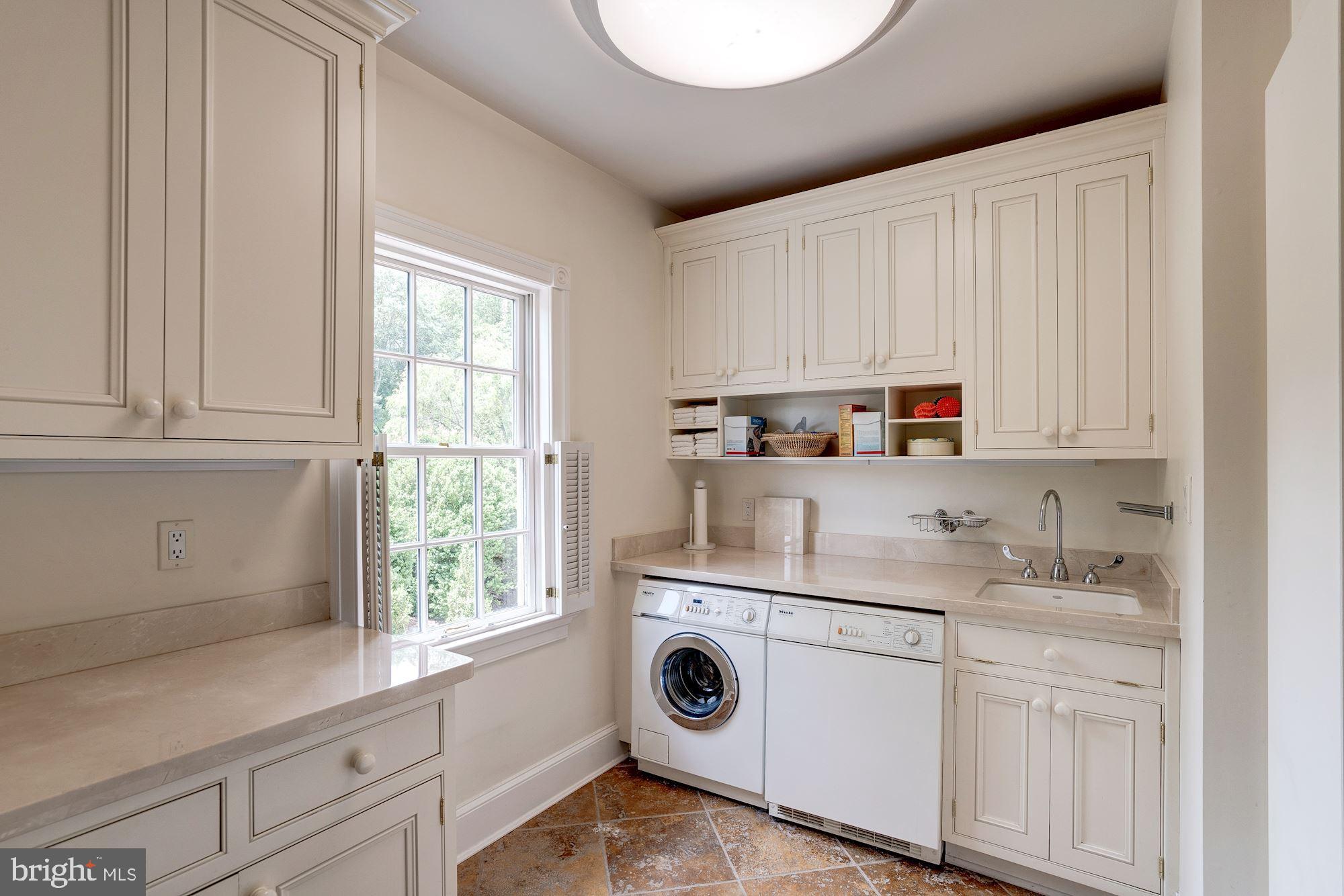 DEERFIELD POND - Residential