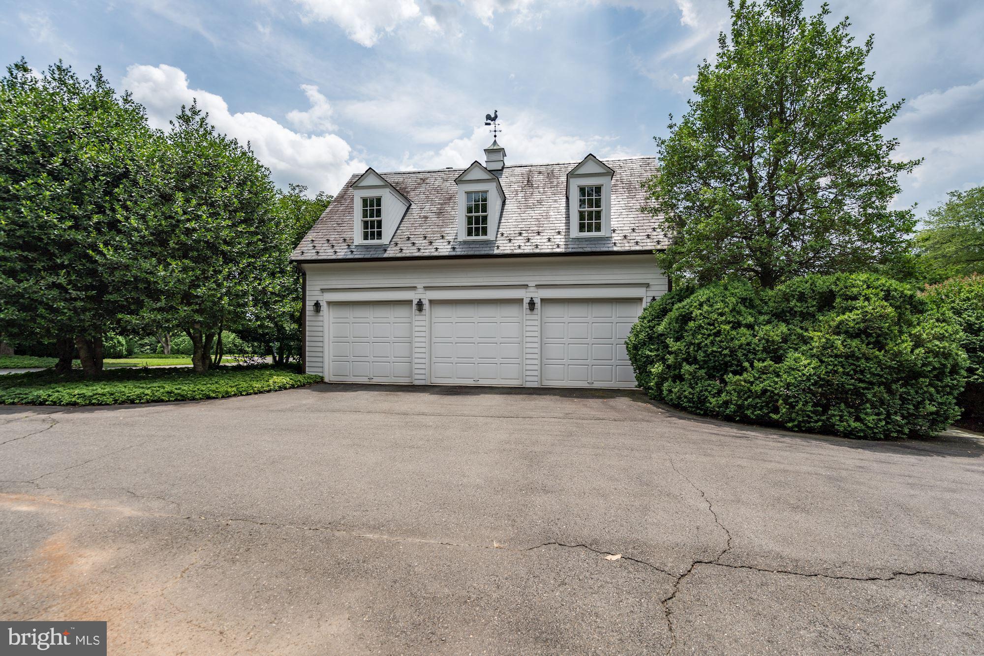 DEERFIELD POND - Residential