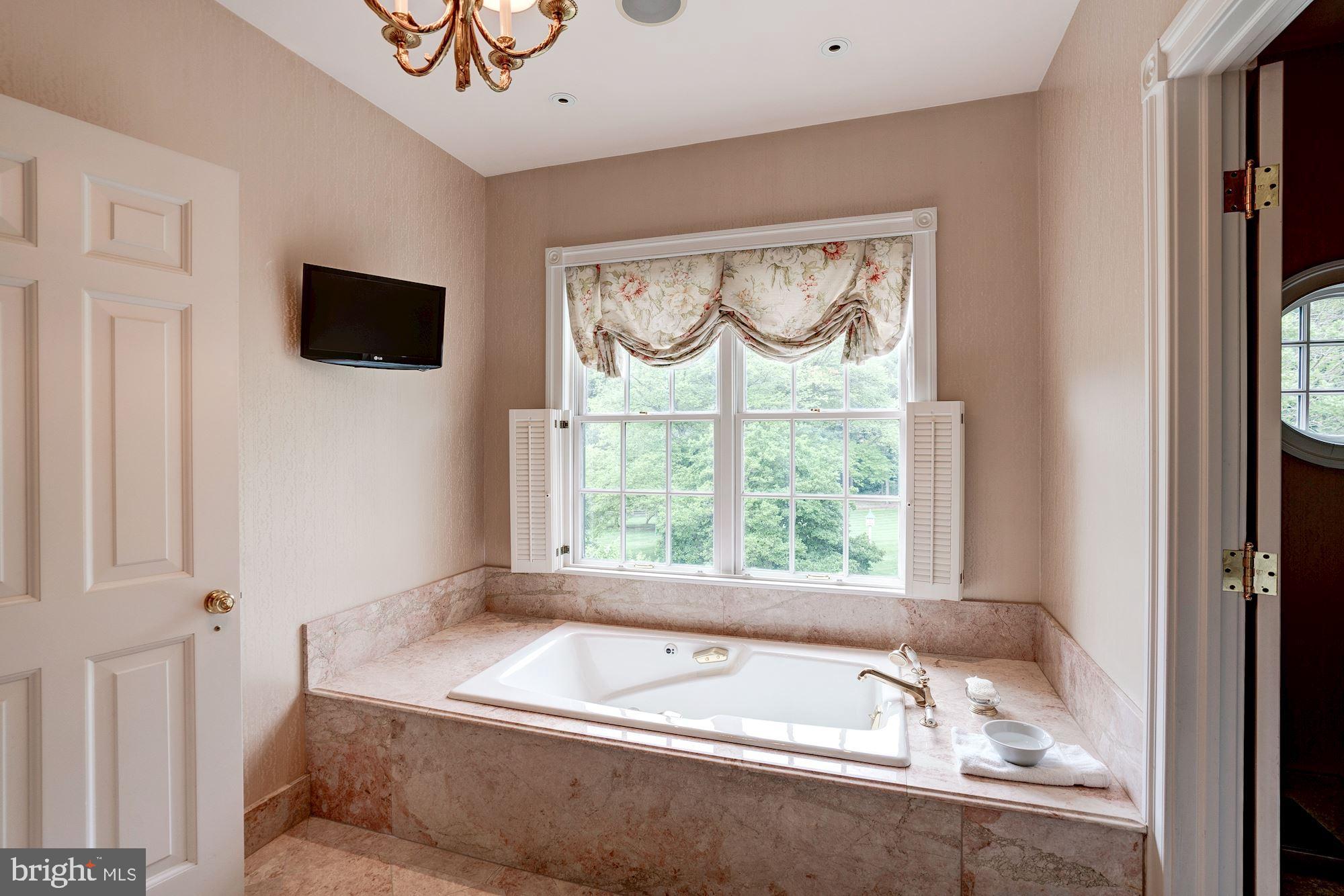 DEERFIELD POND - Residential