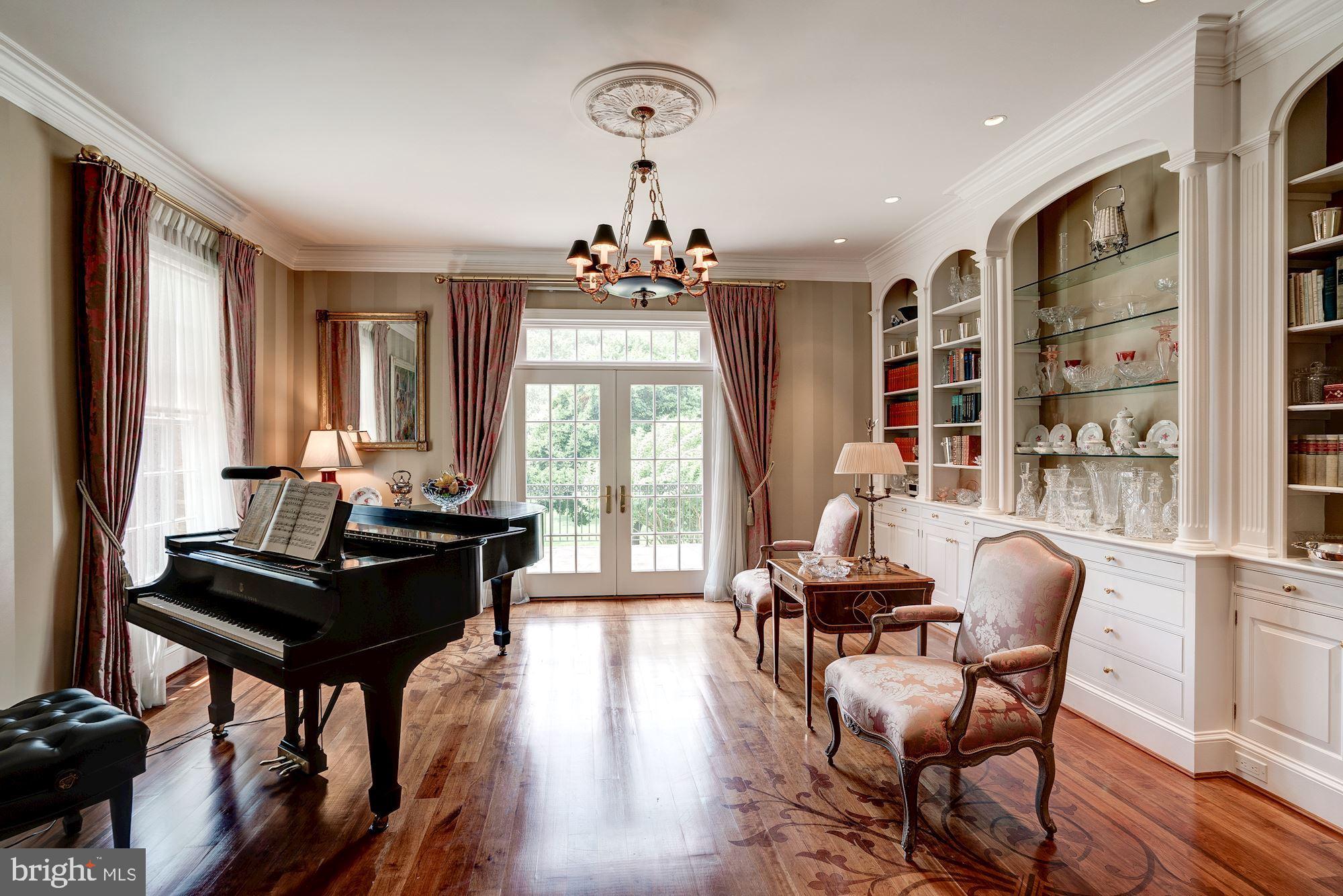 DEERFIELD POND - Residential