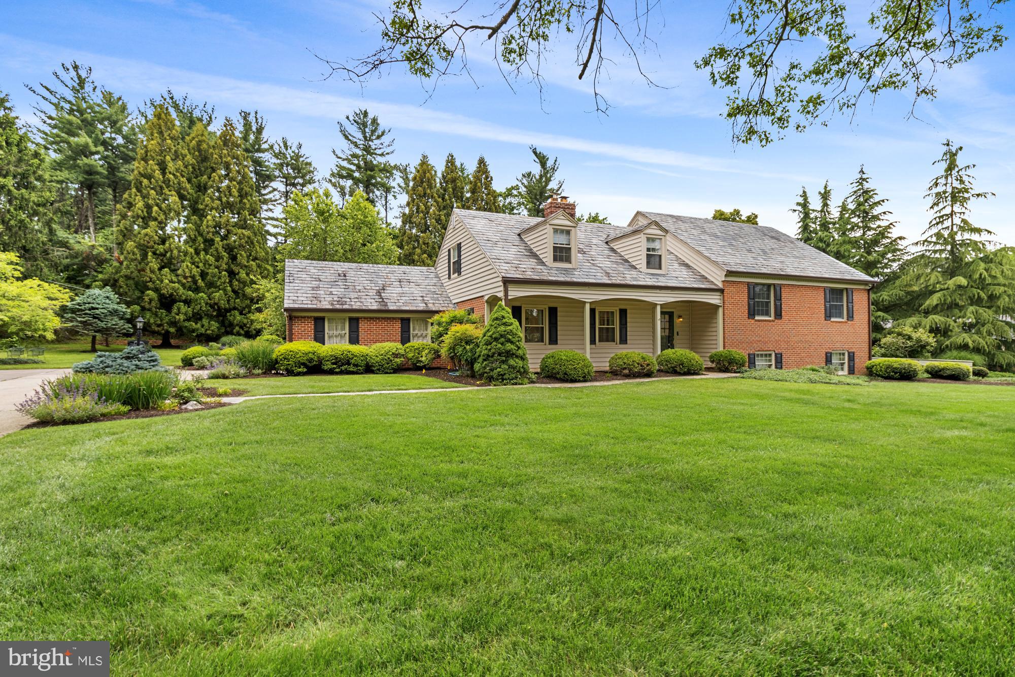 2212 BOXMERE ROAD
