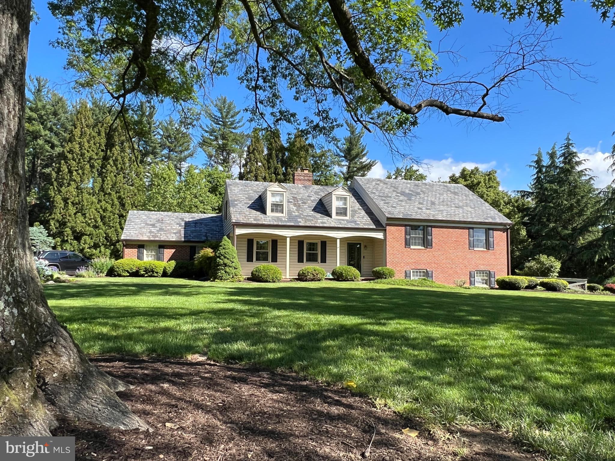 2212 BOXMERE ROAD