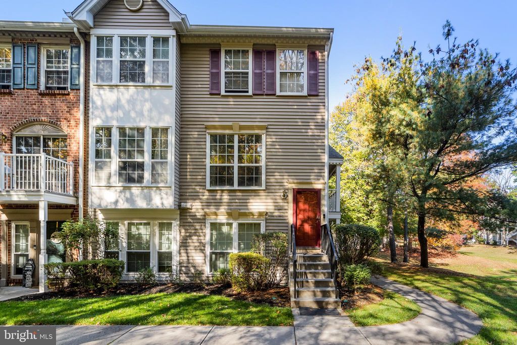 Photo of 54 Versailles Court, HAMILTON, NJ 08619 (MLS # NJME2067348)