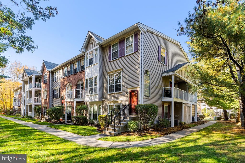 Photo of 54 Versailles Court, HAMILTON, NJ 08619 (MLS # NJME2067348)