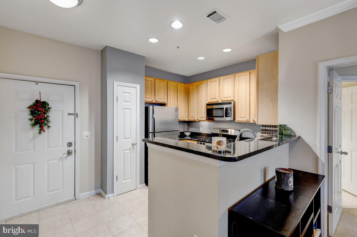 2055 26TH STREET S 5-B02