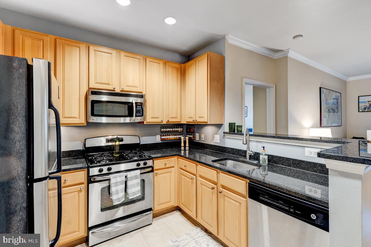 2055 26TH STREET S 5-B02