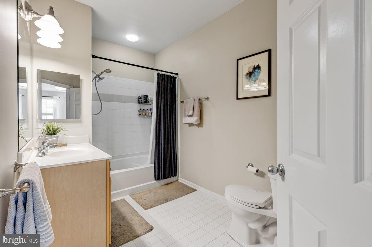 GROVE AT ARLINGTON - Residential Lease