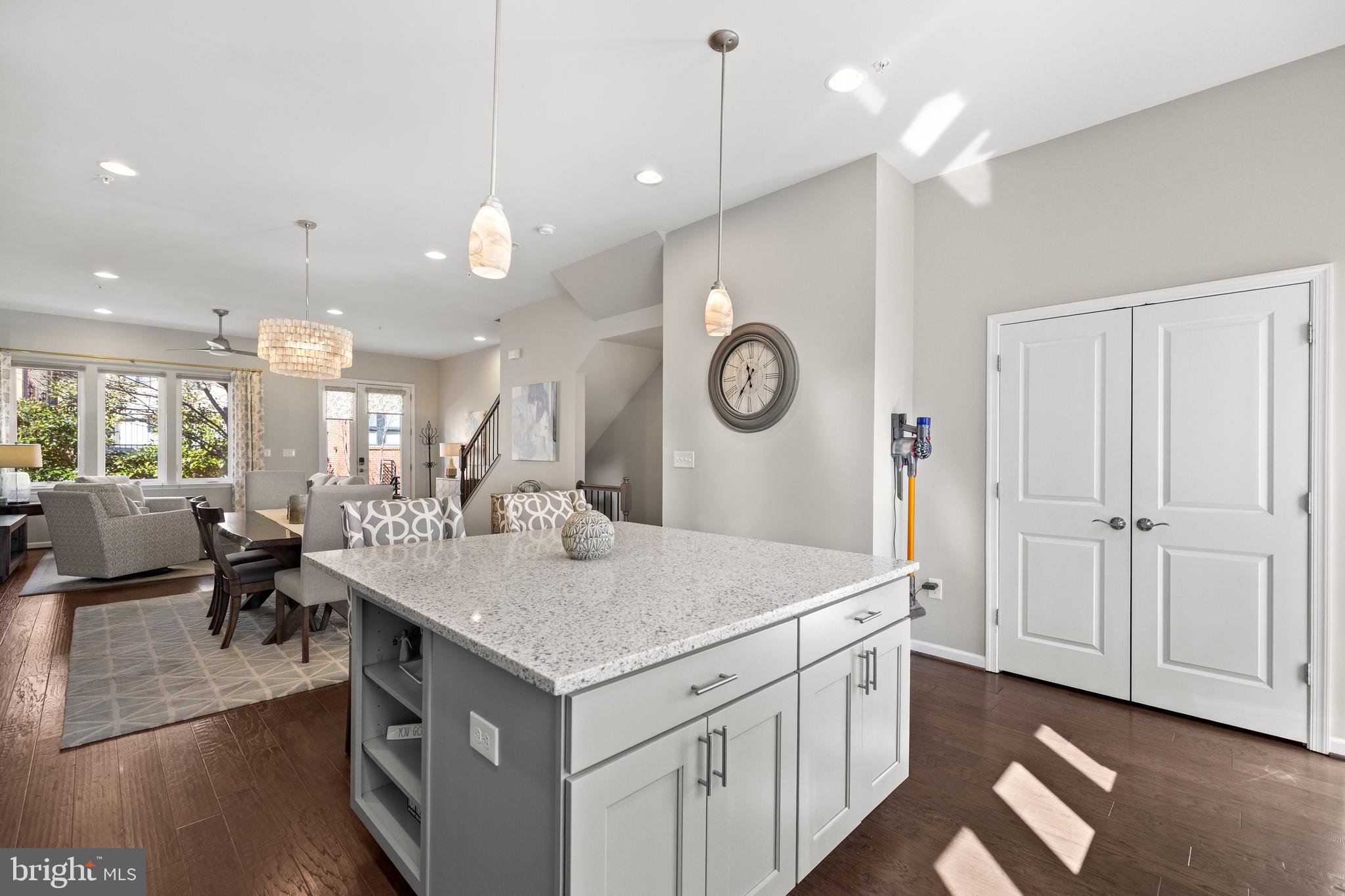 CAMBRIA SQUARE - Residential