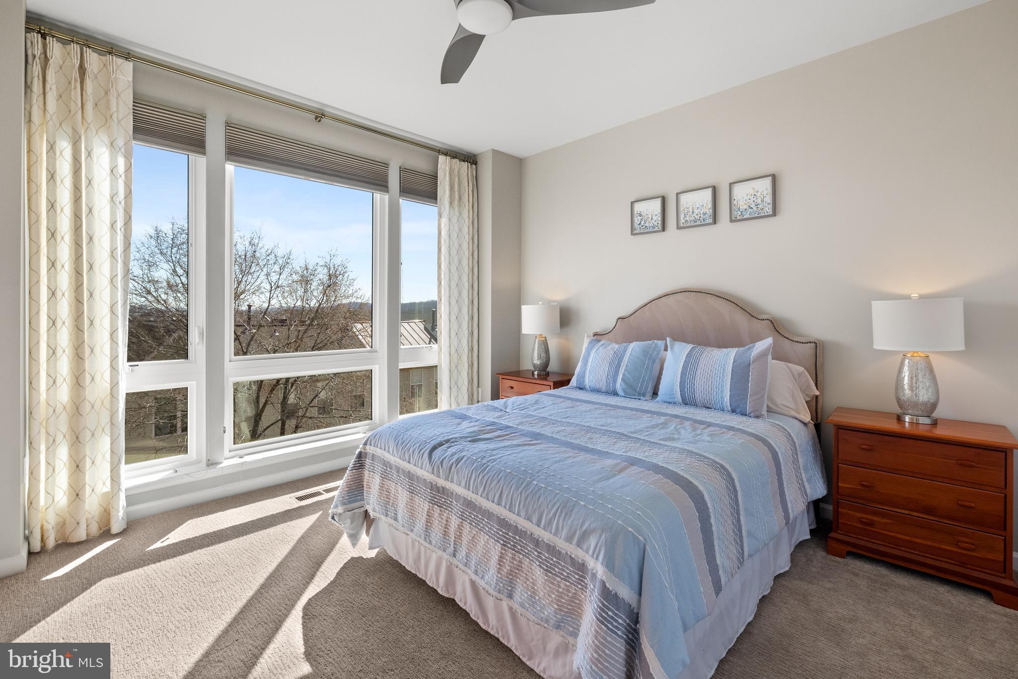 CAMBRIA SQUARE - Residential