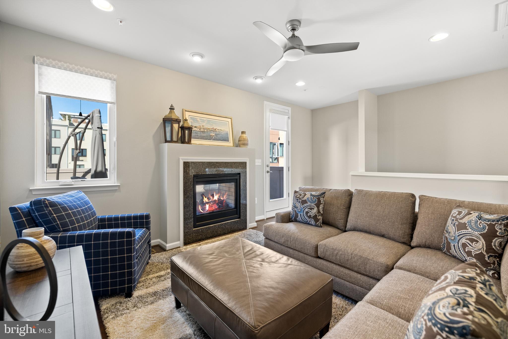 CAMBRIA SQUARE - Residential