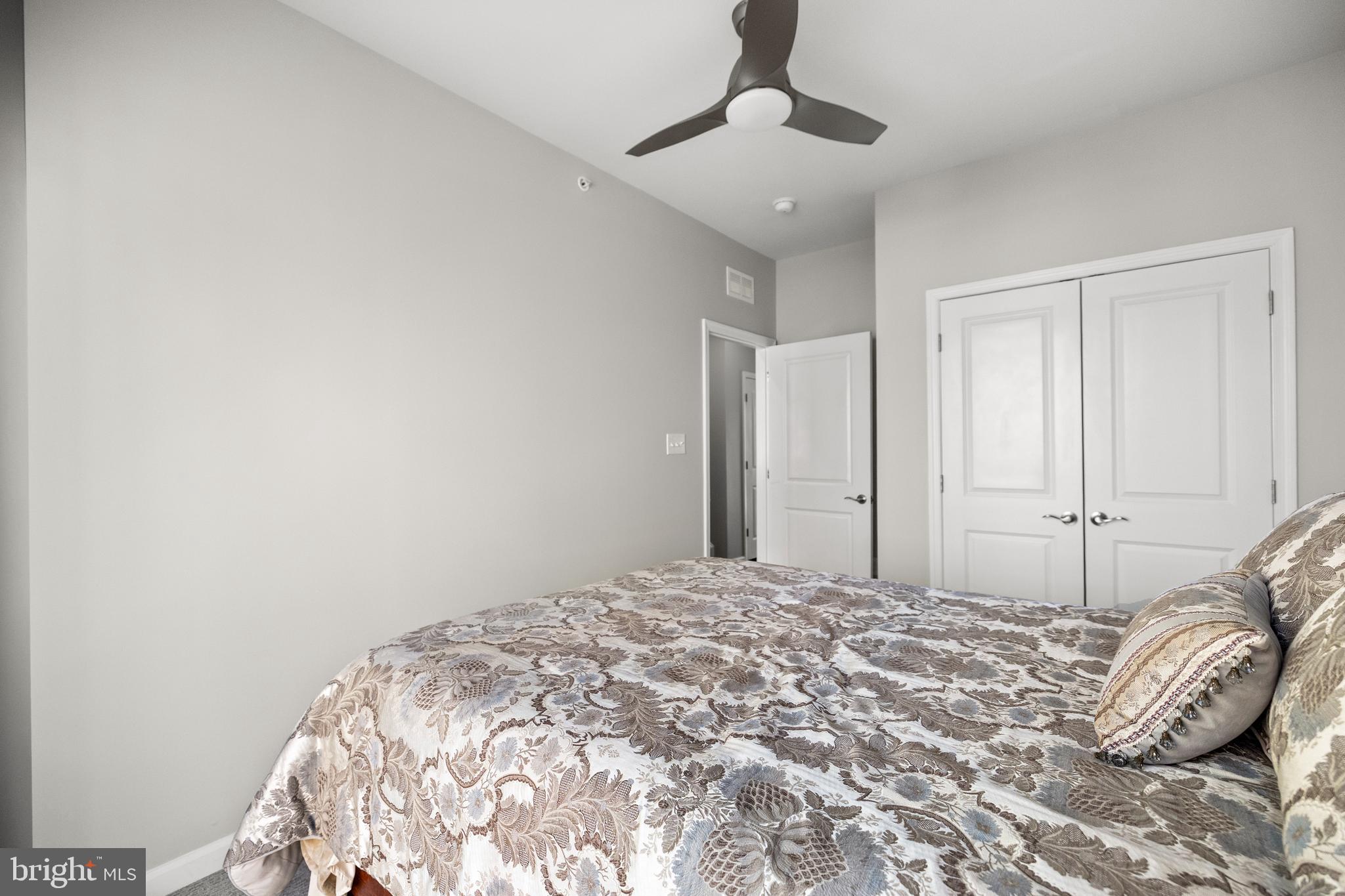 CAMBRIA SQUARE - Residential