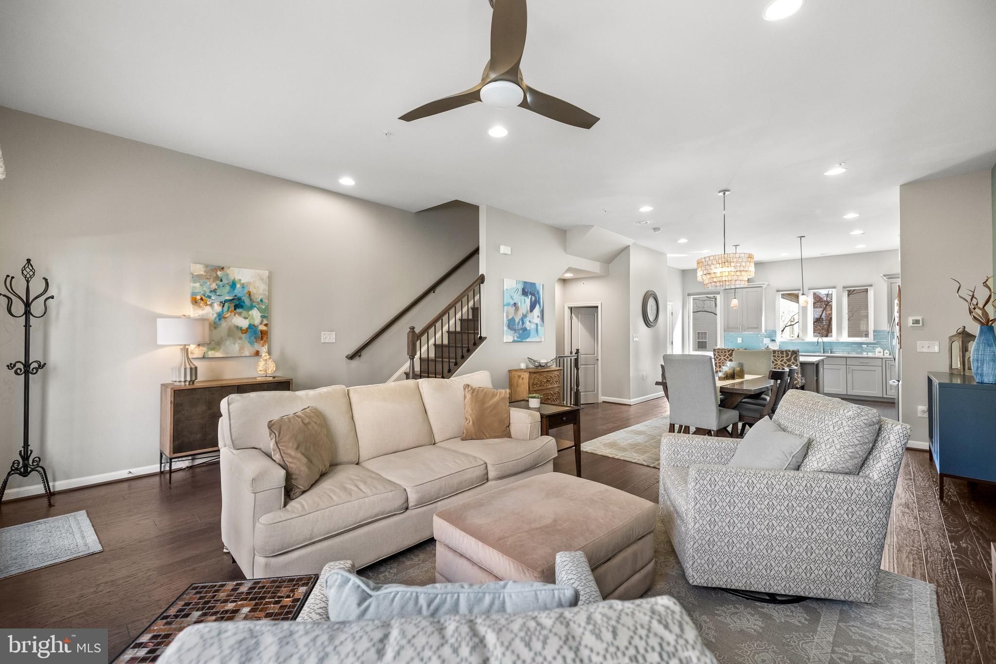 CAMBRIA SQUARE - Residential