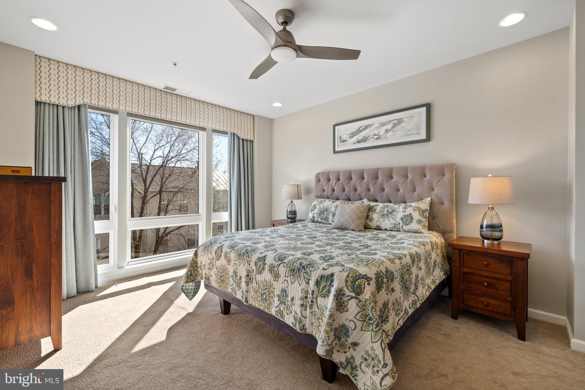 CAMBRIA SQUARE - Residential