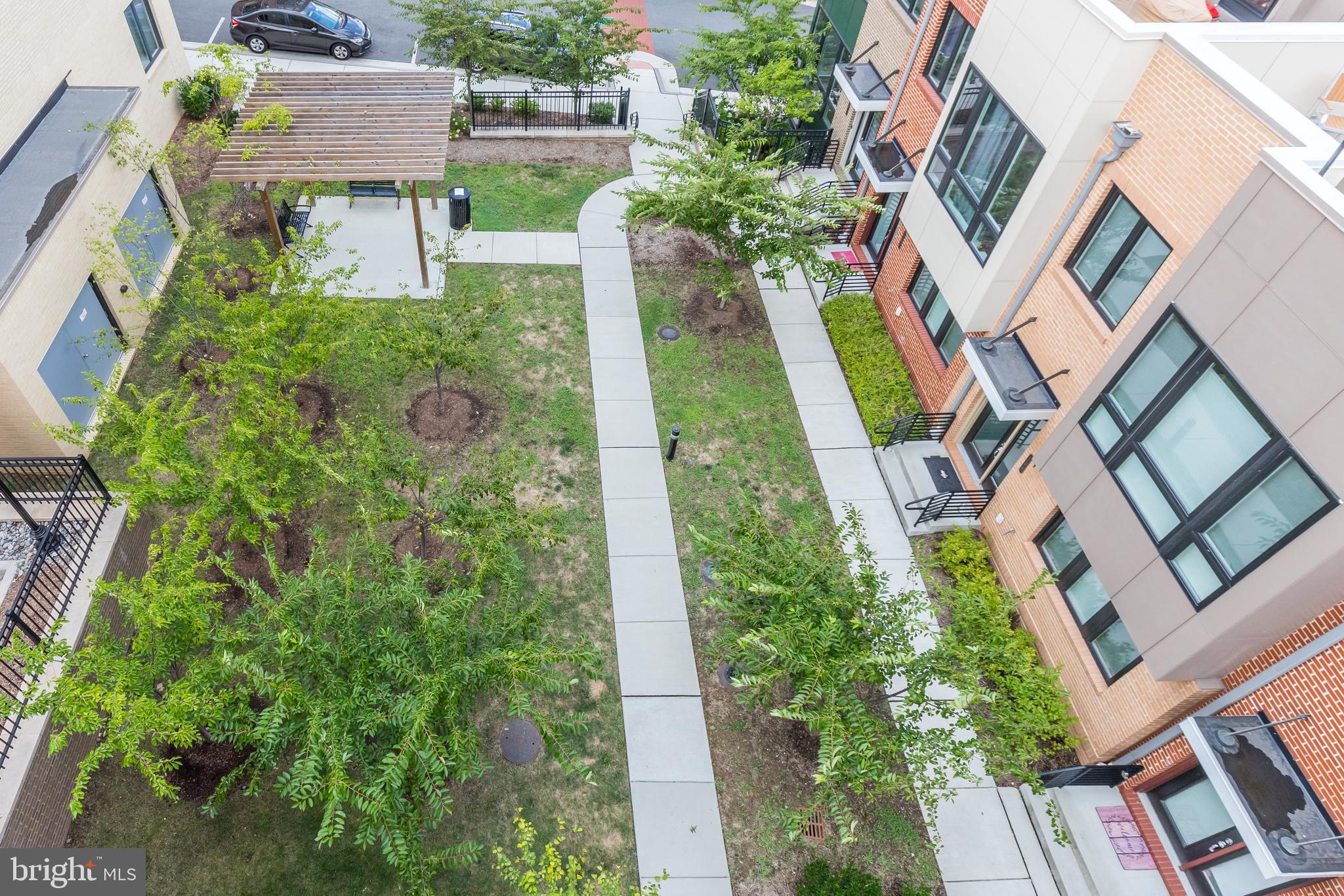 CAMBRIA SQUARE - Residential