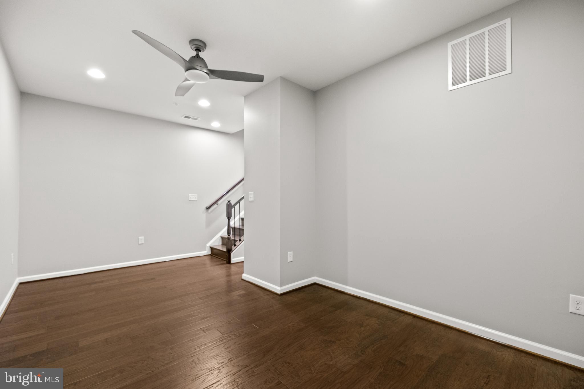 CAMBRIA SQUARE - Residential