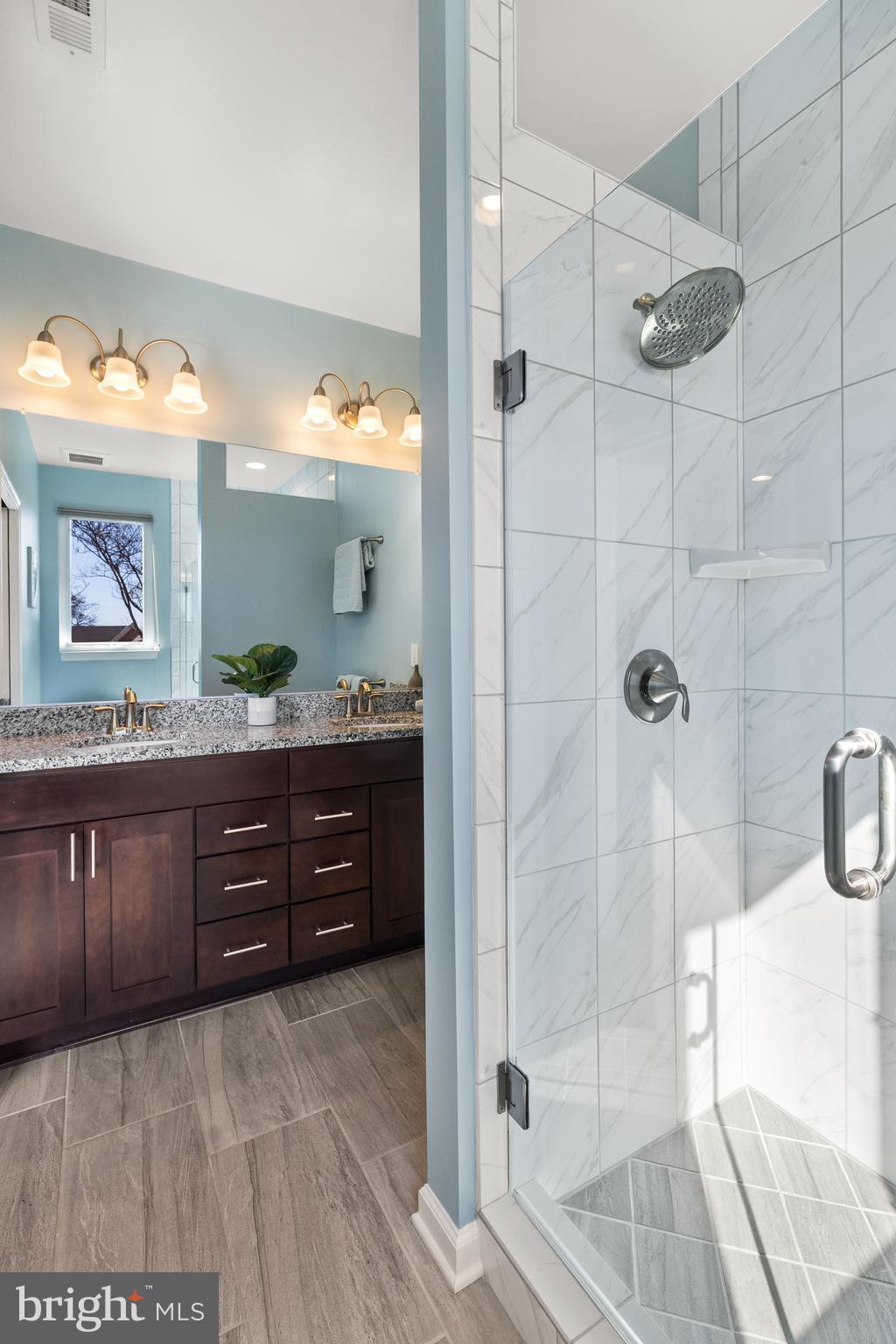 CAMBRIA SQUARE - Residential