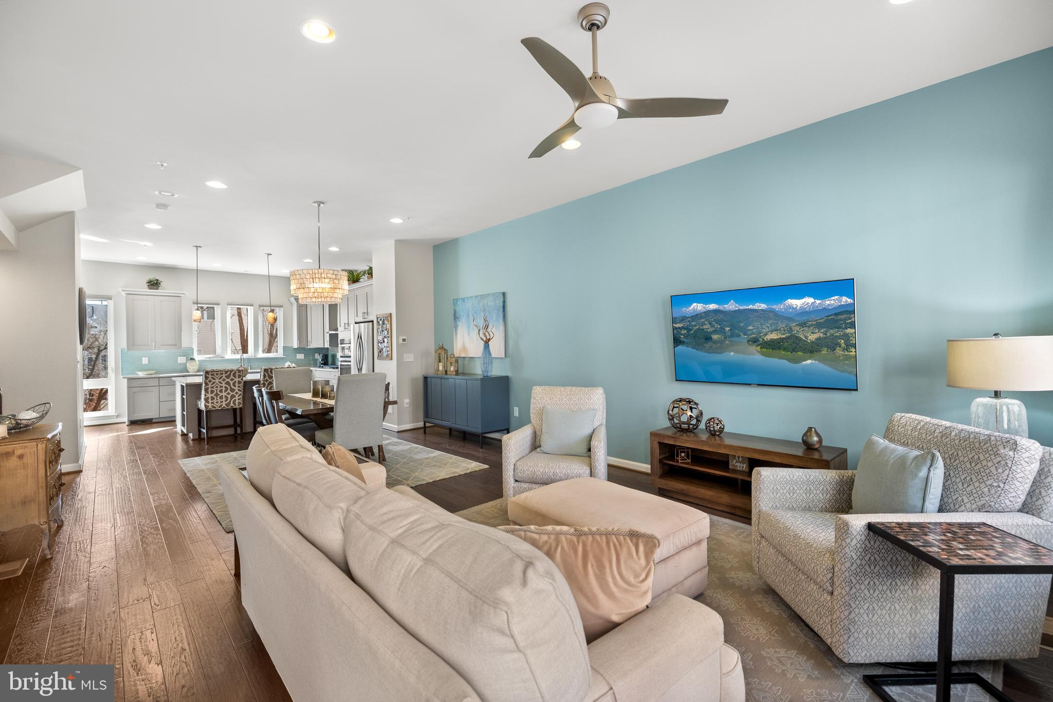 CAMBRIA SQUARE - Residential