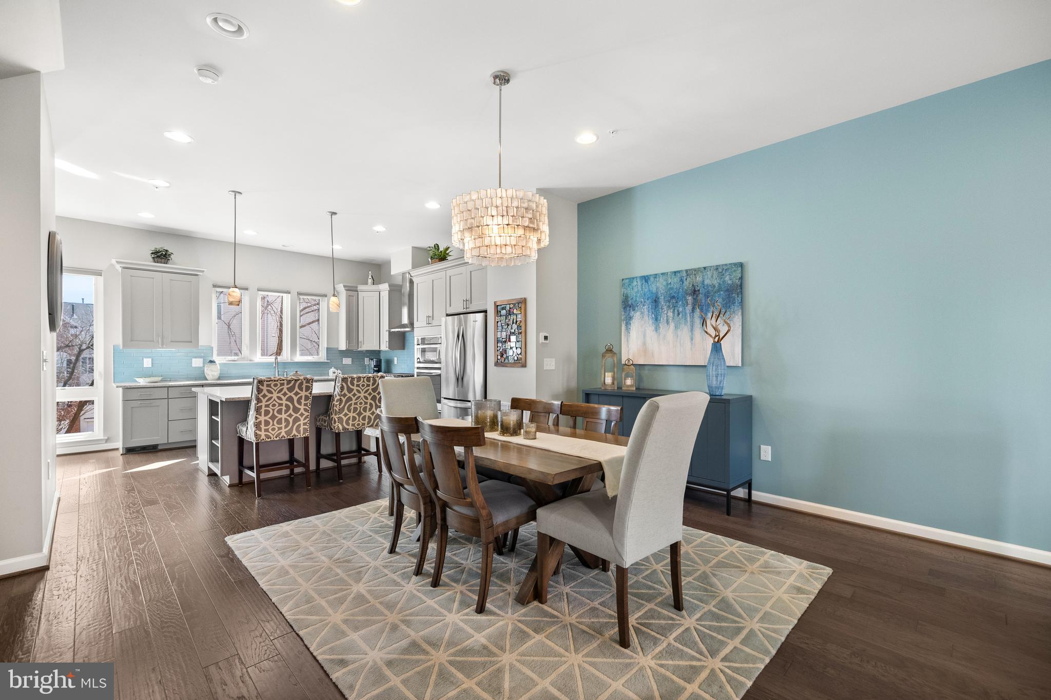 CAMBRIA SQUARE - Residential